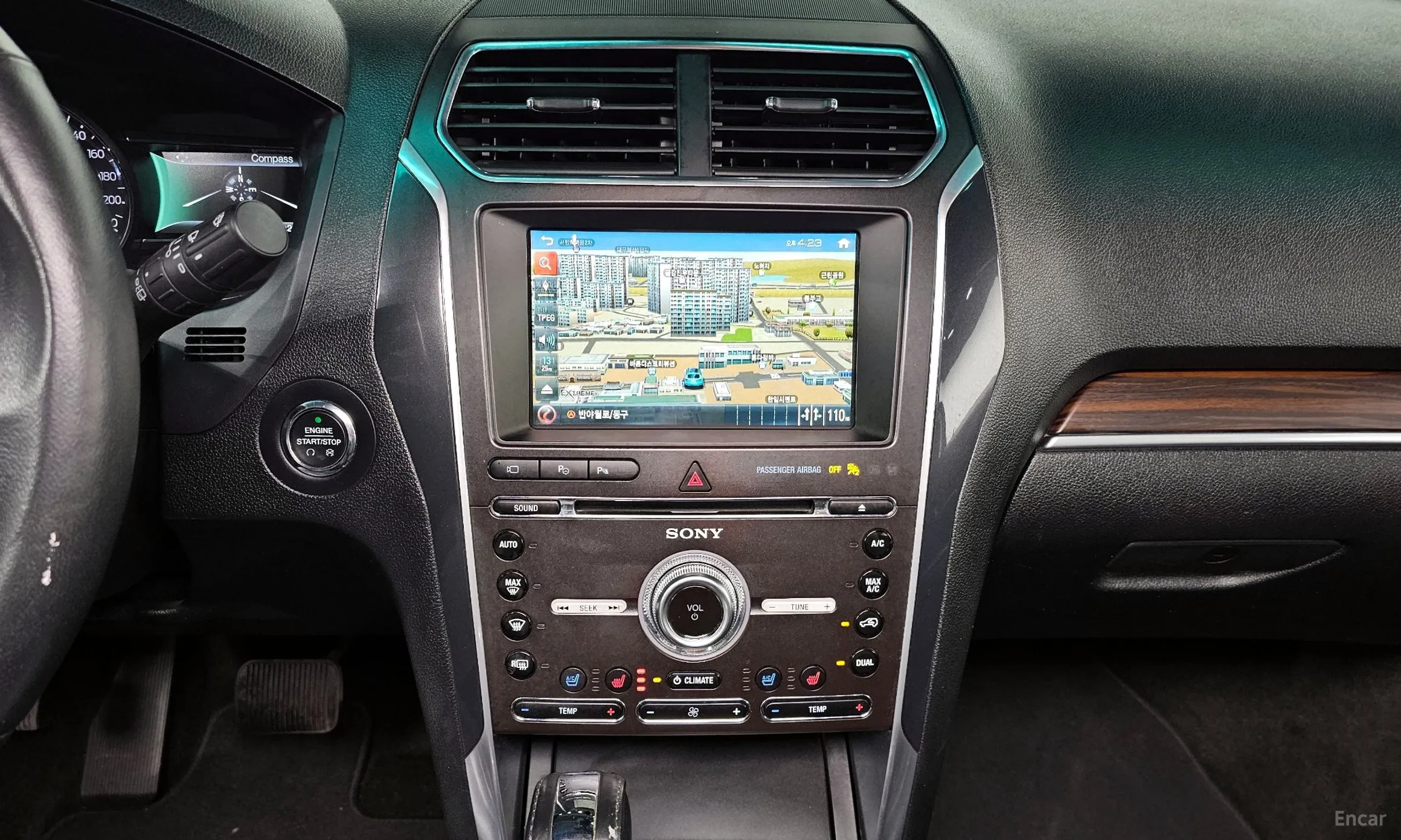 Ford Explorer превью 15