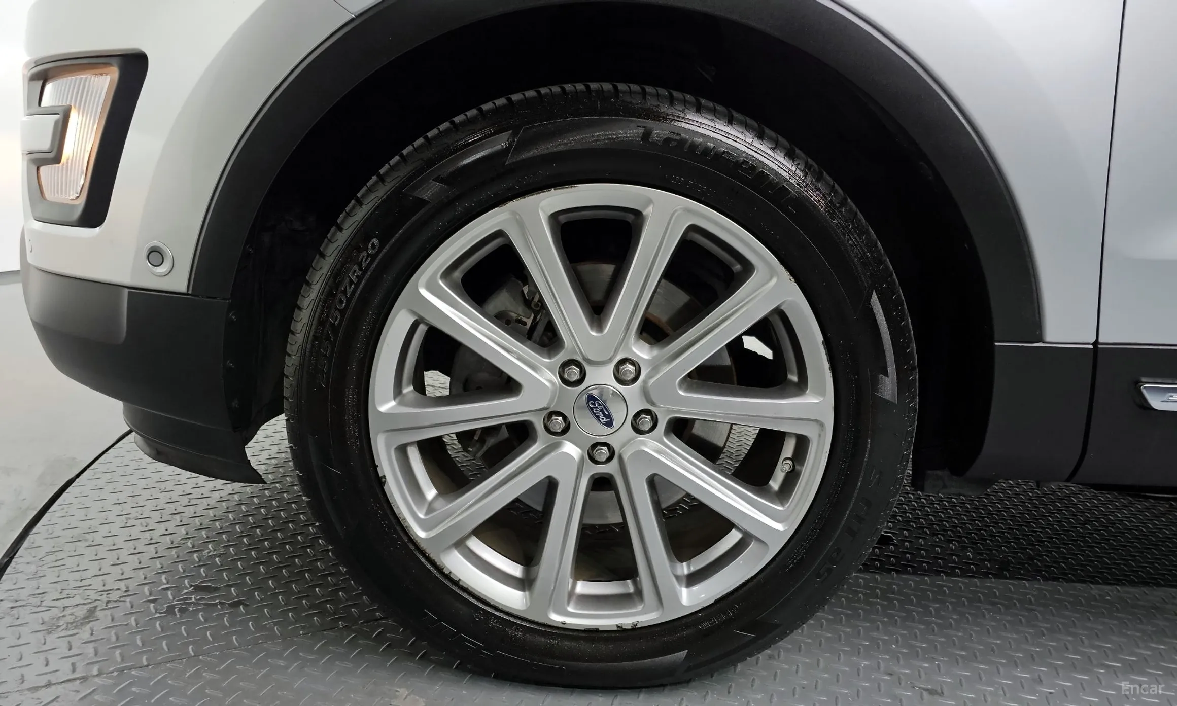 Ford Explorer превью 5