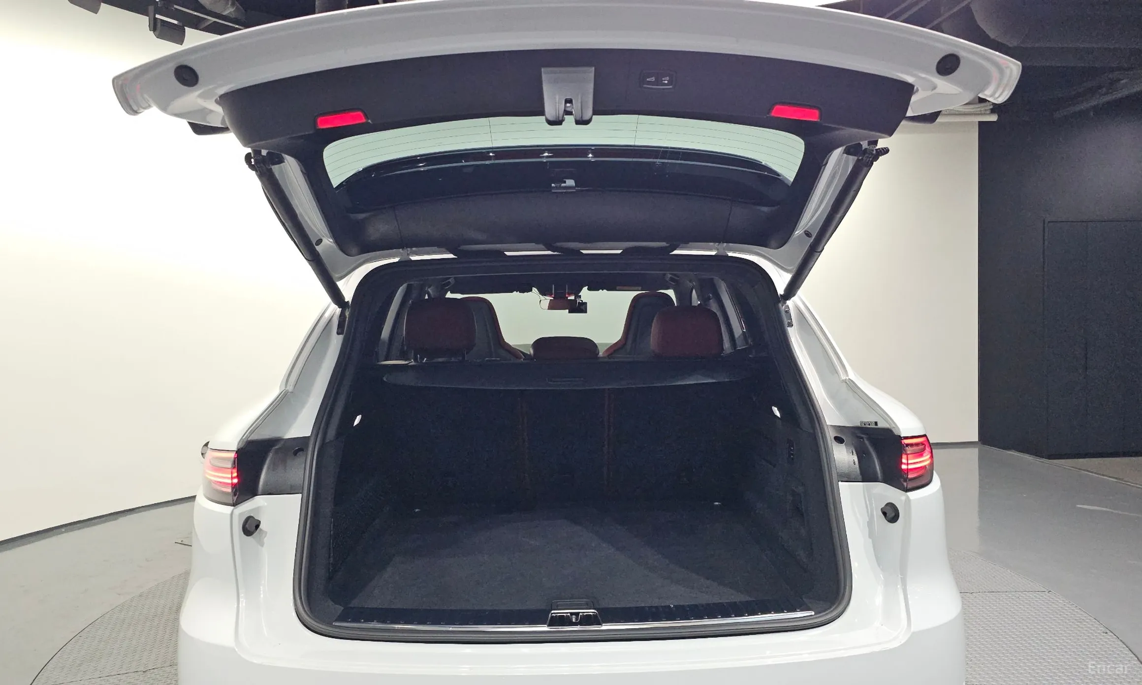 Porsche Cayenne (PO536) превью 20