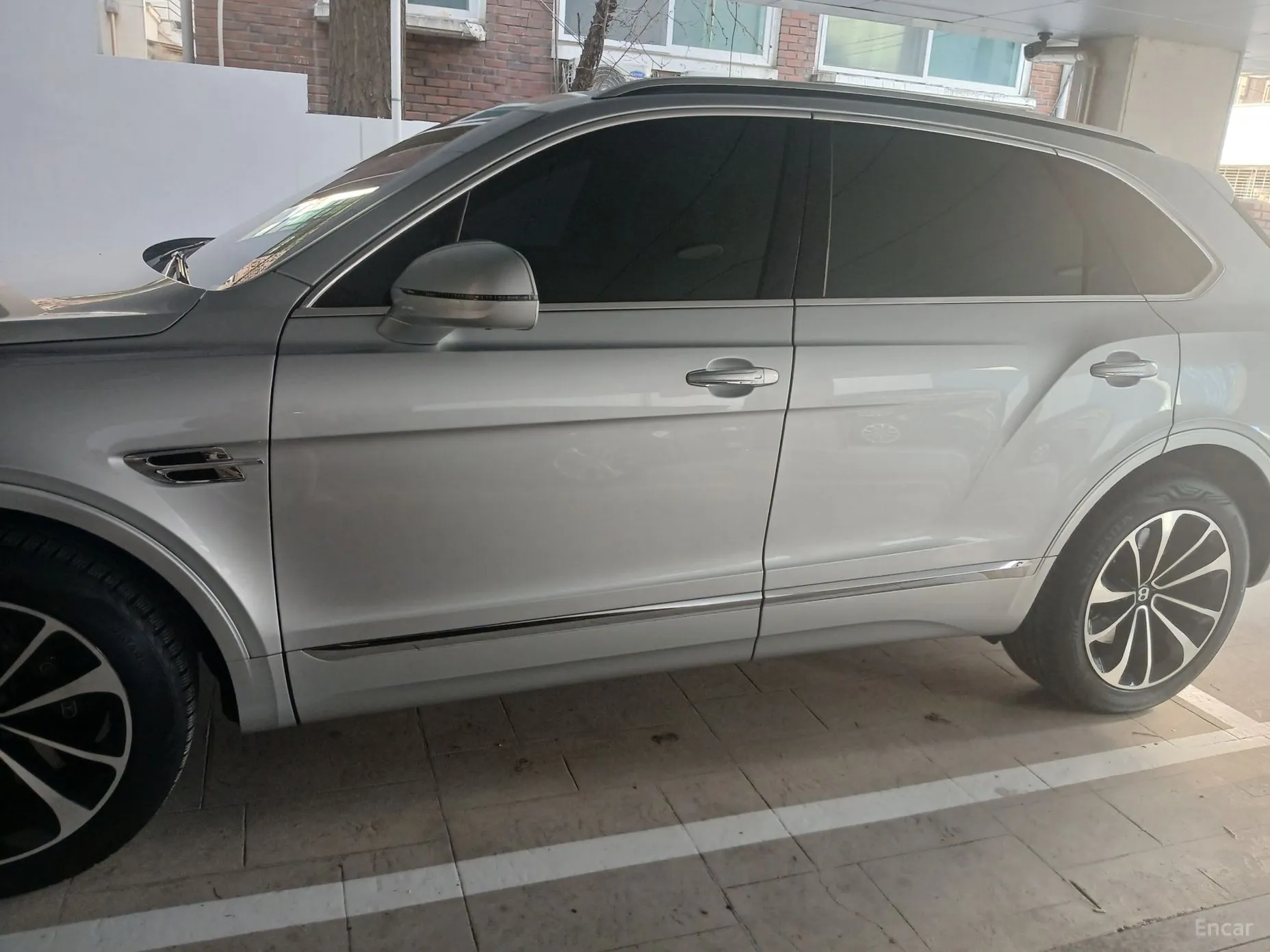 Bentley Bentayga превью 3