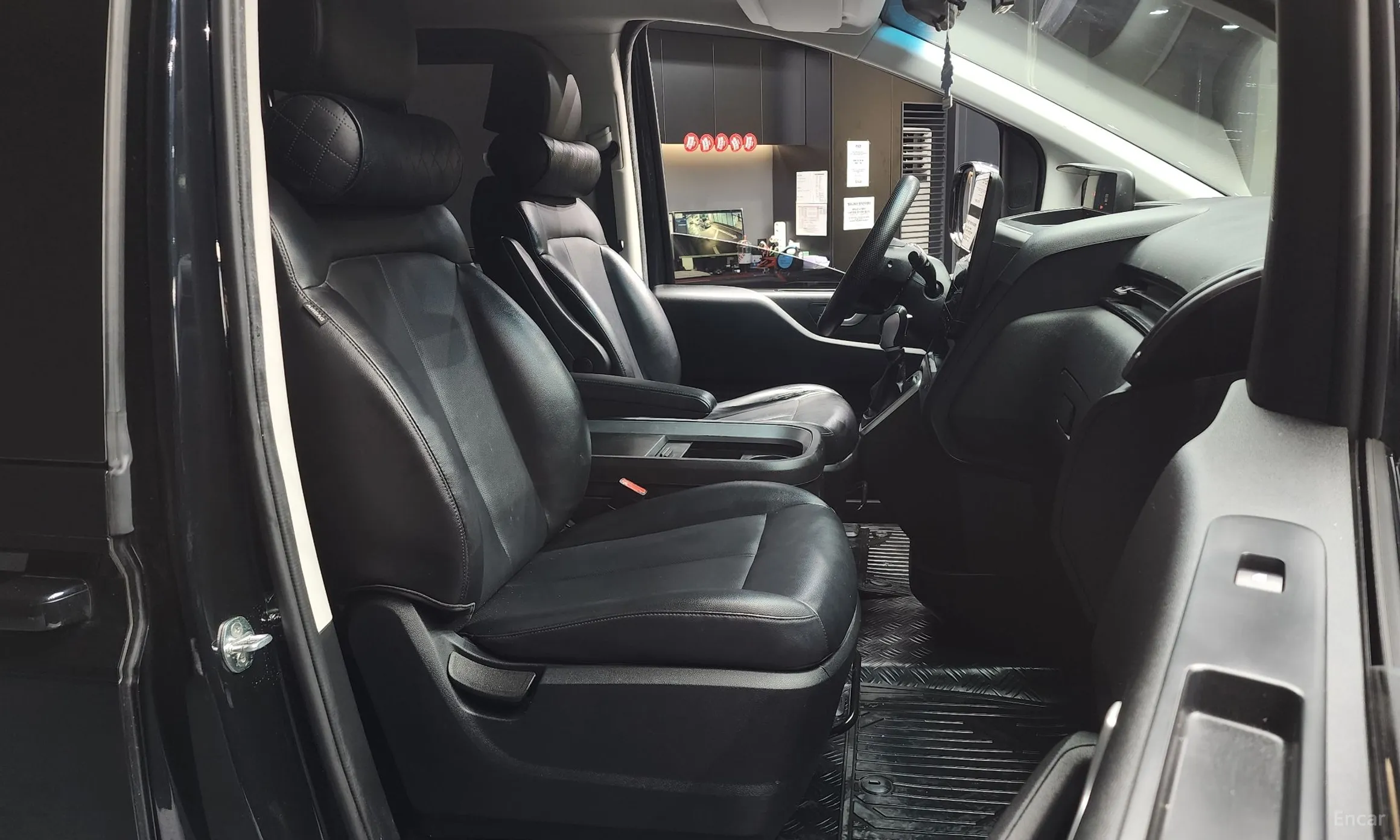 Hyundai Staria превью 11