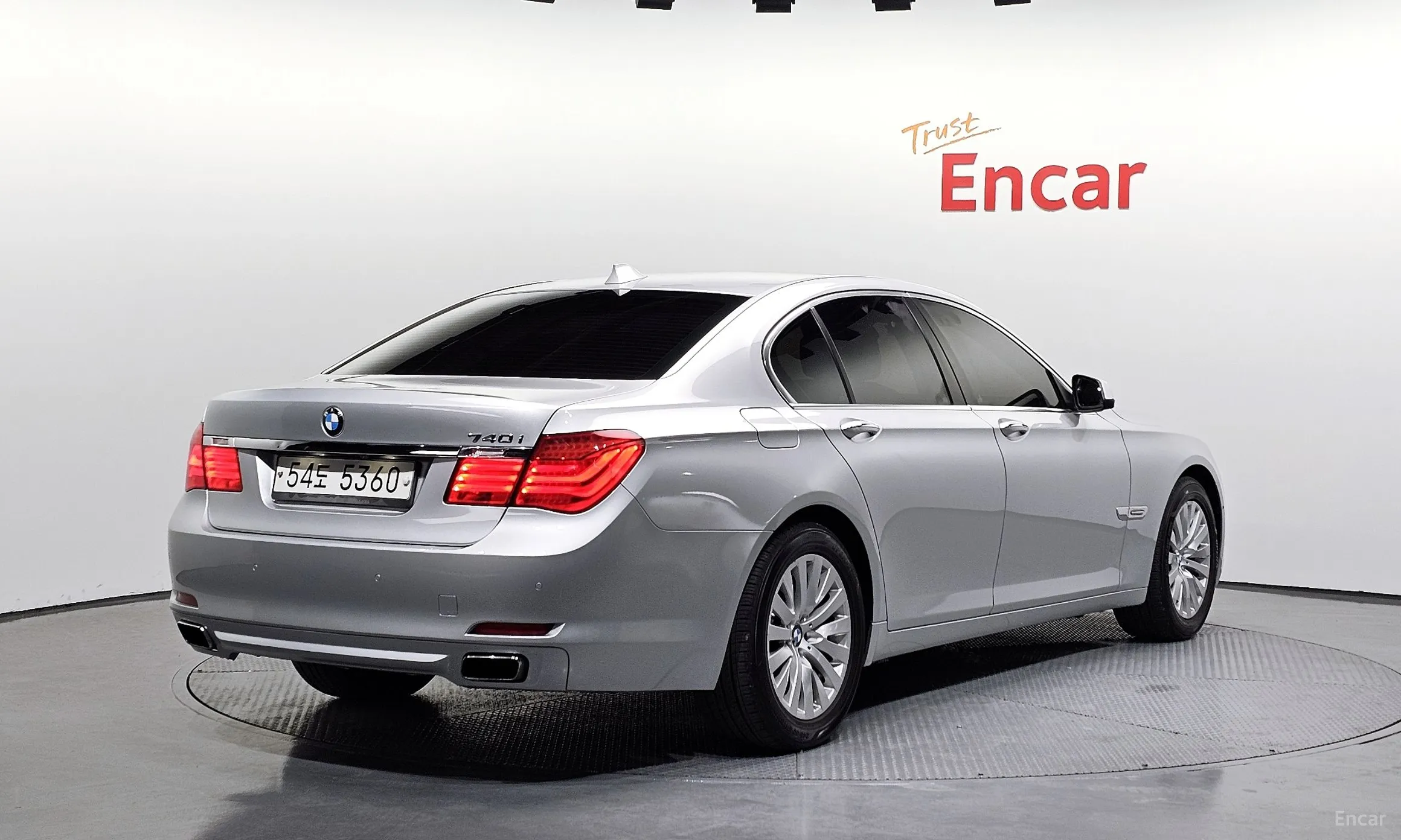 BMW 7 Series (F01)