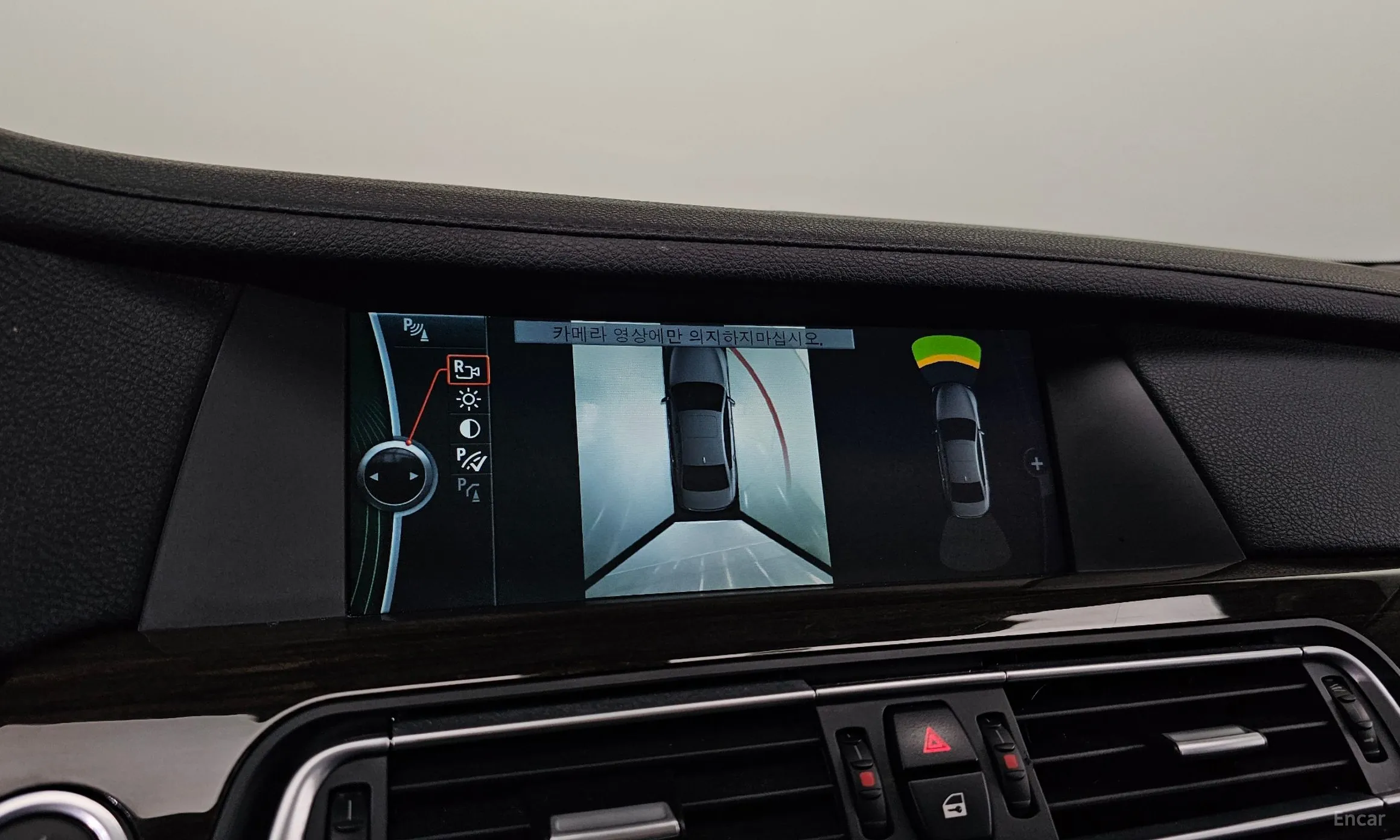 BMW 7 Series (F01) превью 17