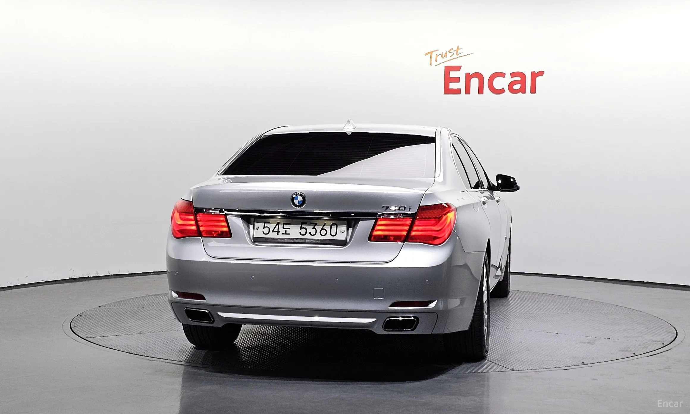 BMW 7 Series (F01) превью 4