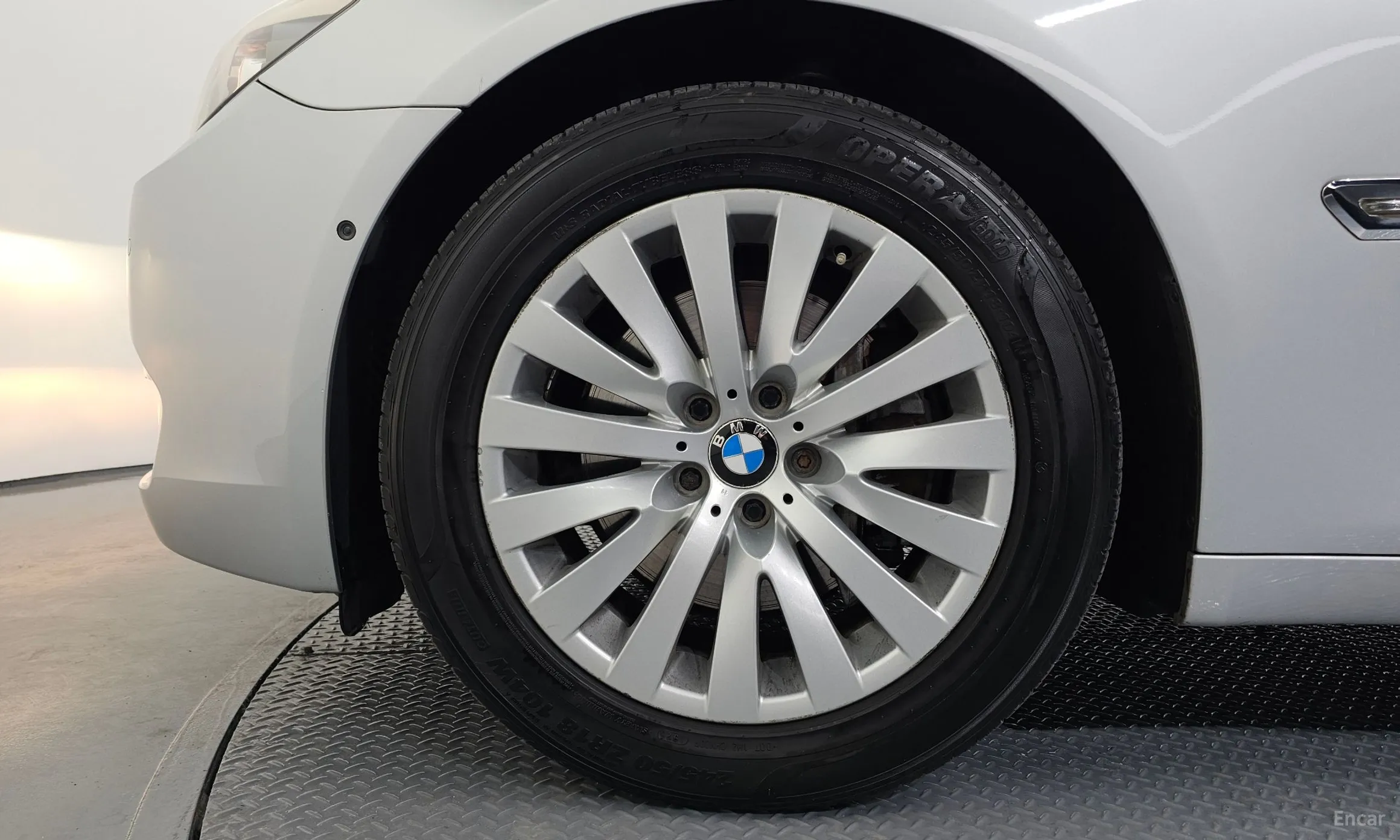 BMW 7 Series (F01) превью 5
