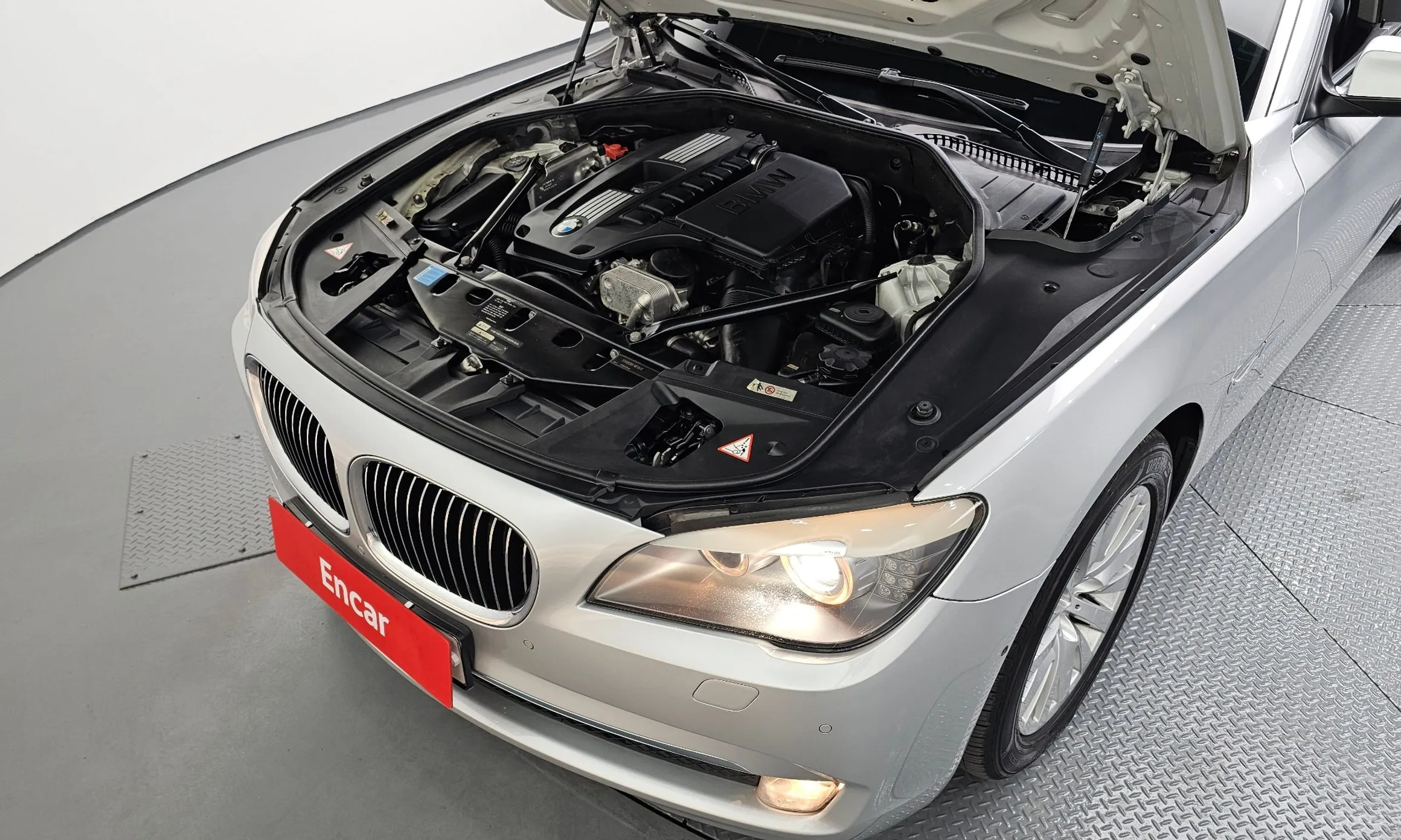 BMW 7 Series (F01) превью 6