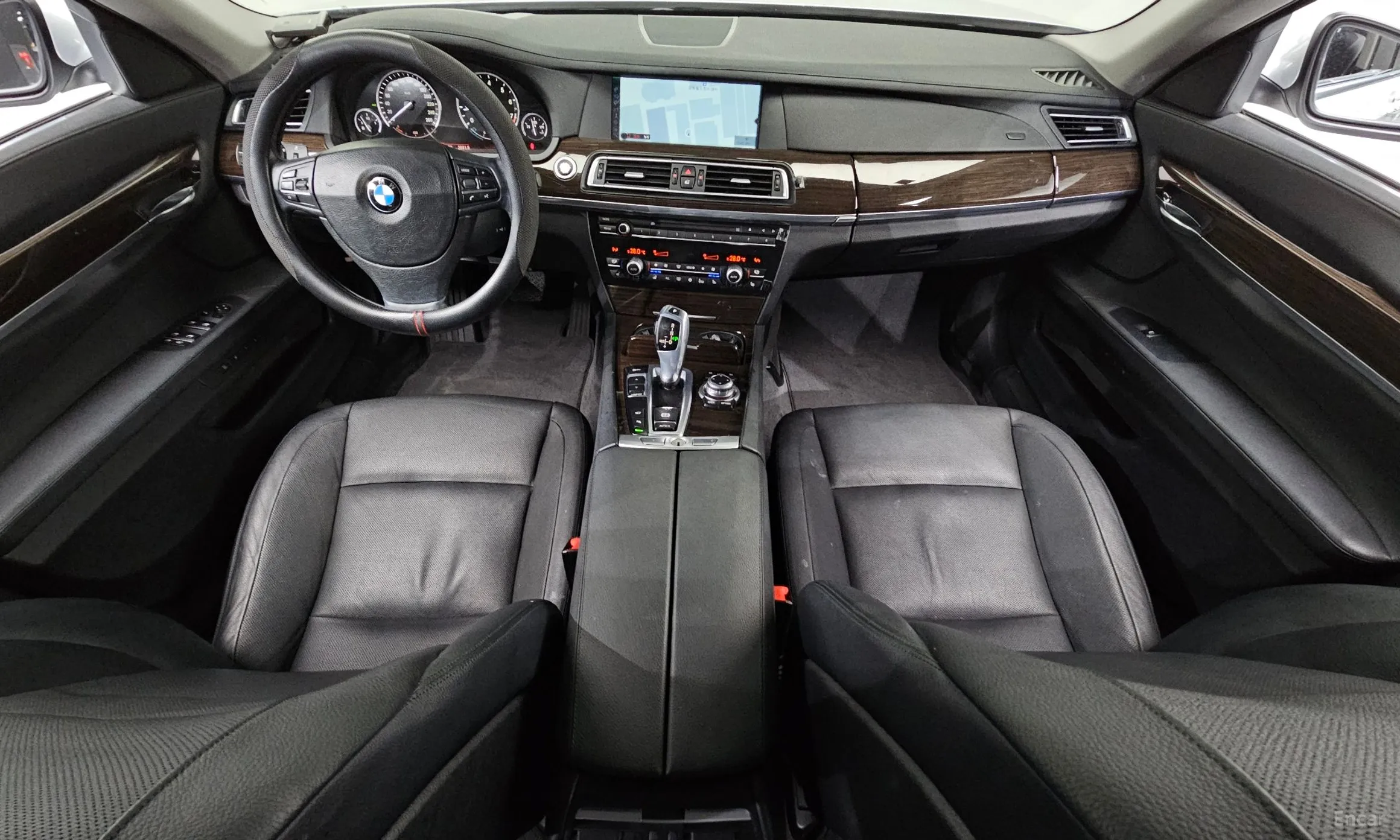 BMW 7 Series (F01) превью 7