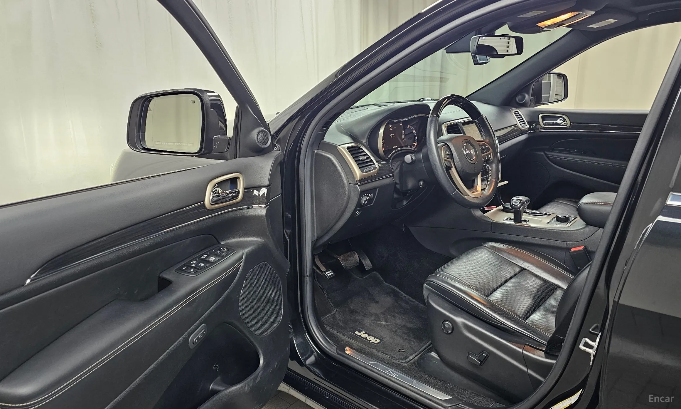 Jeep Grand Cherokee превью 10