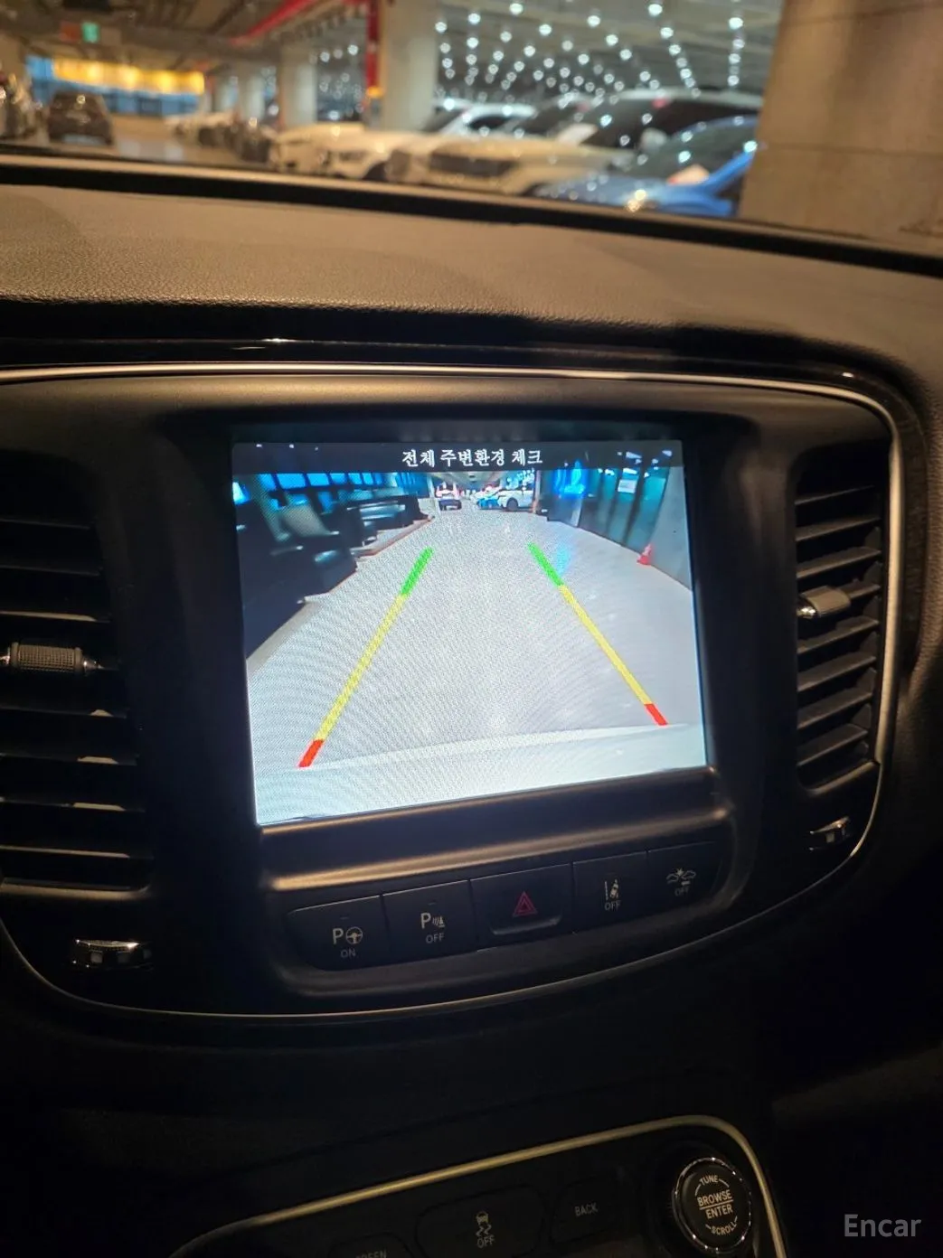 Chrysler 200 Second generation превью 14