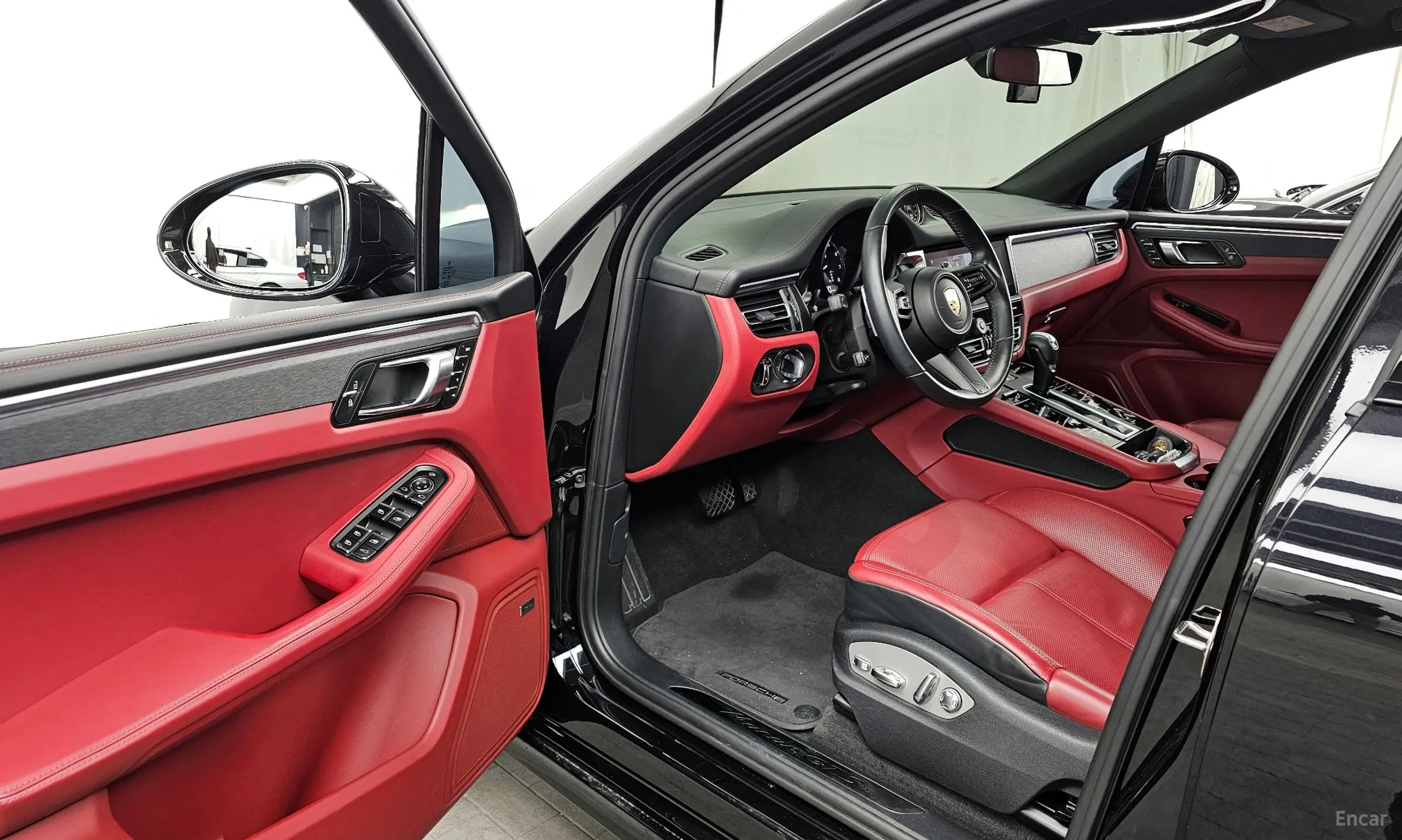 Porsche Macan превью 10