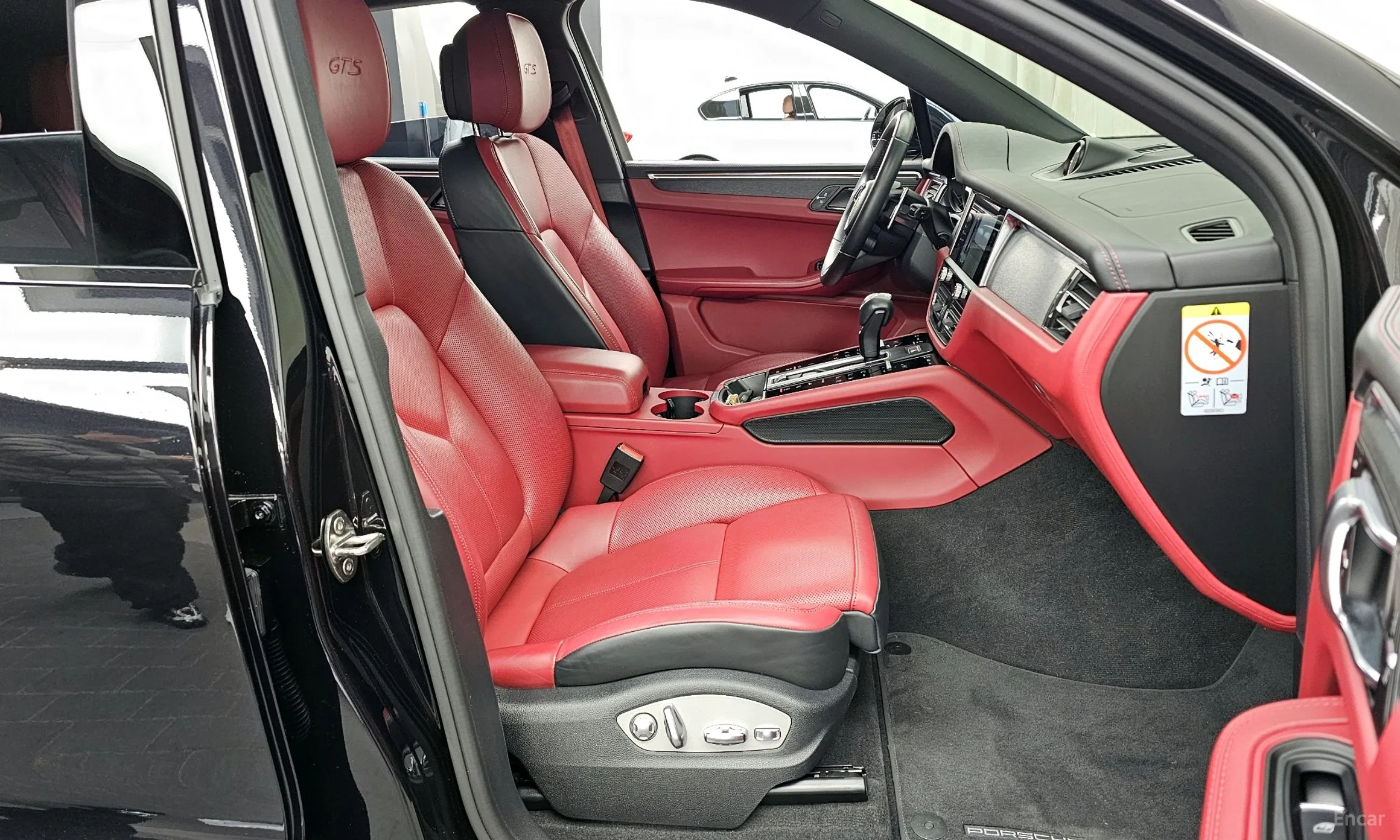 Porsche Macan превью 11