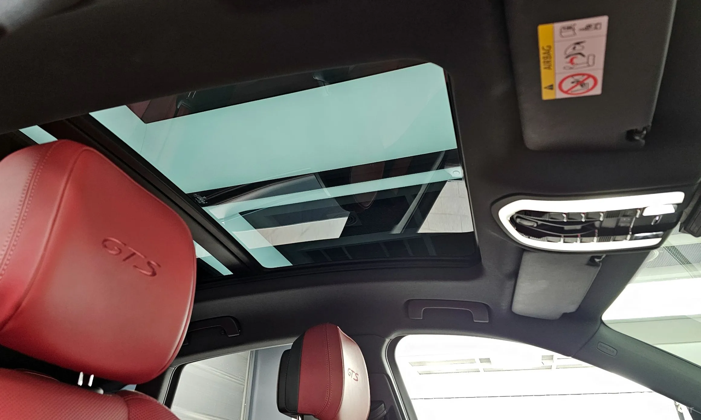 Porsche Macan превью 17