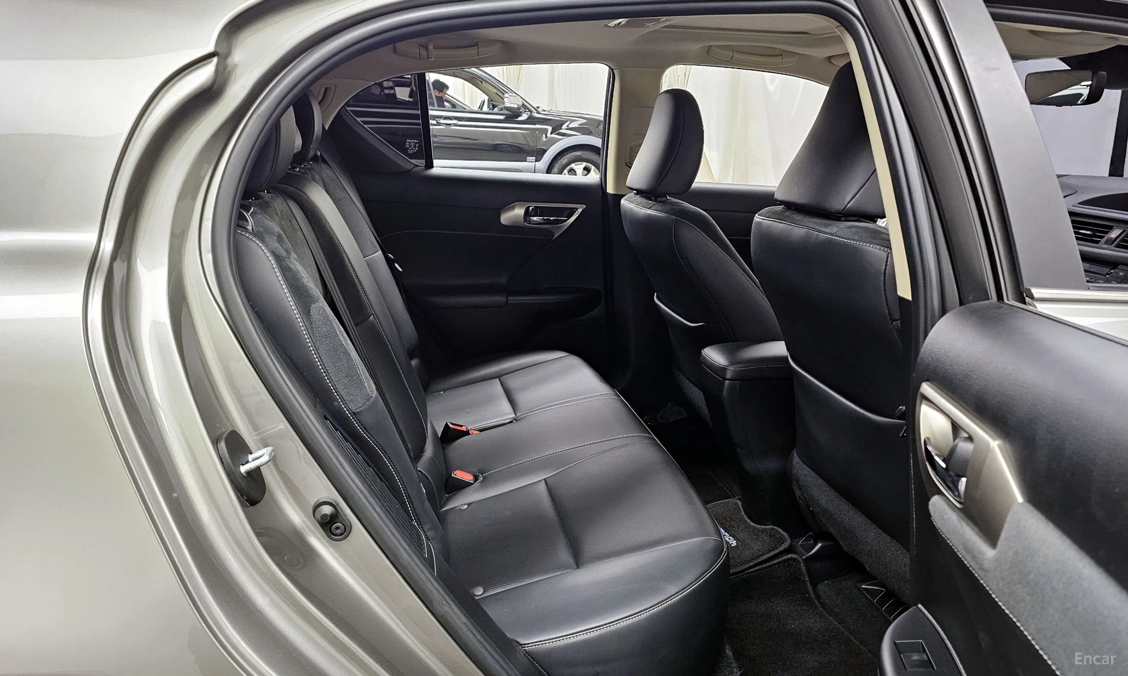 Lexus CT200h превью 12