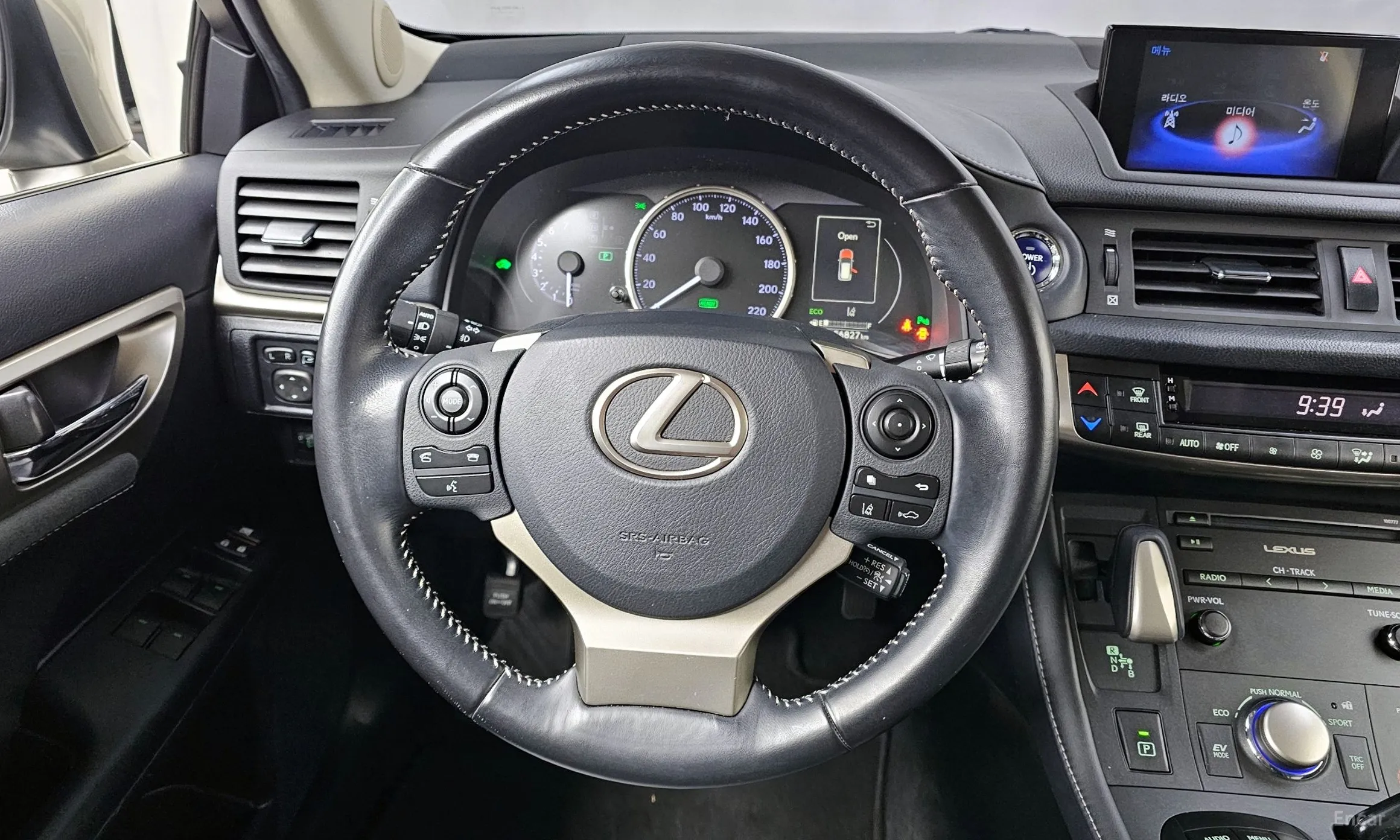 Lexus CT200h превью 13