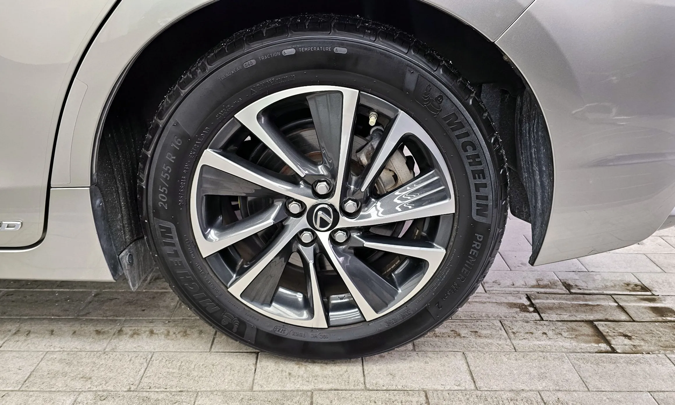 Lexus CT200h превью 5