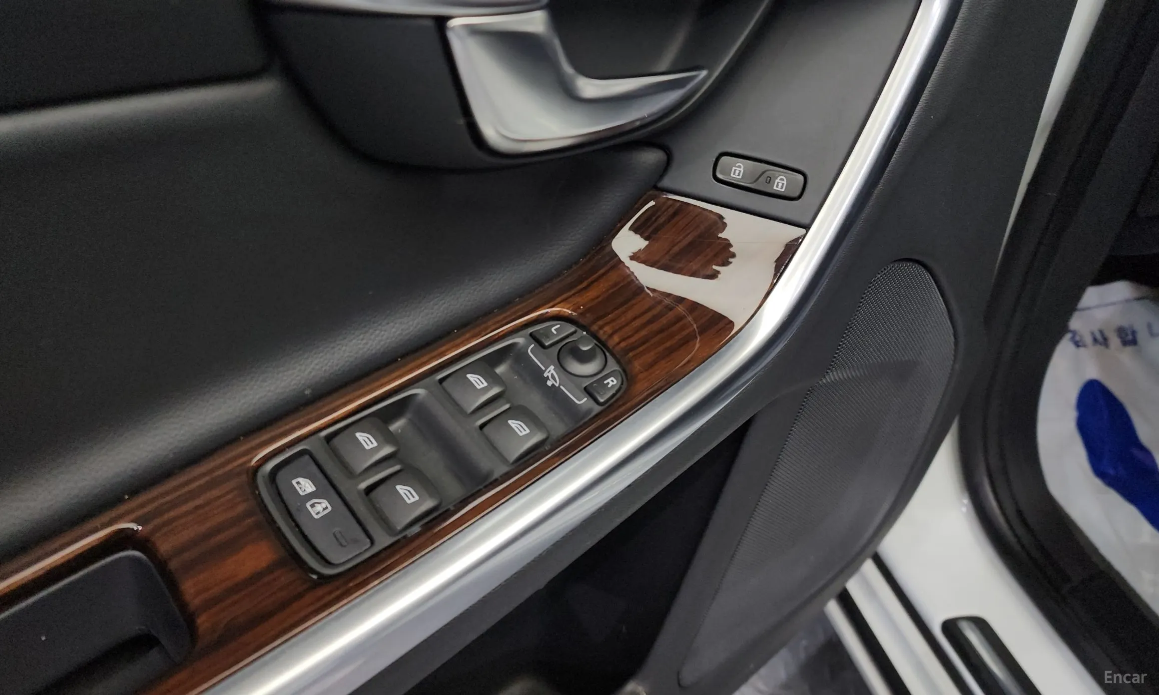 Volvo S60 превью 13