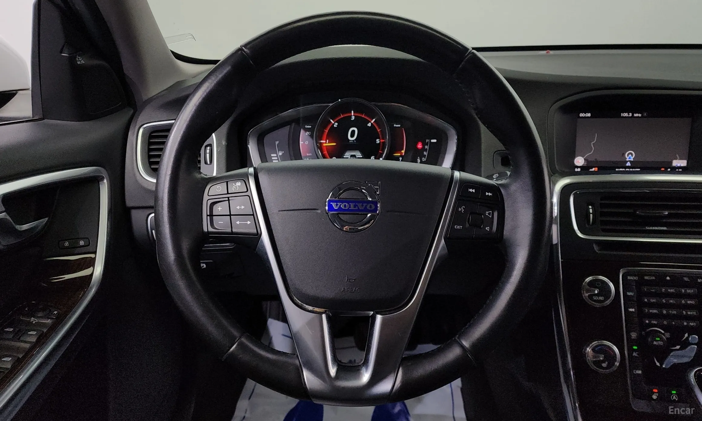 Volvo S60 превью 15