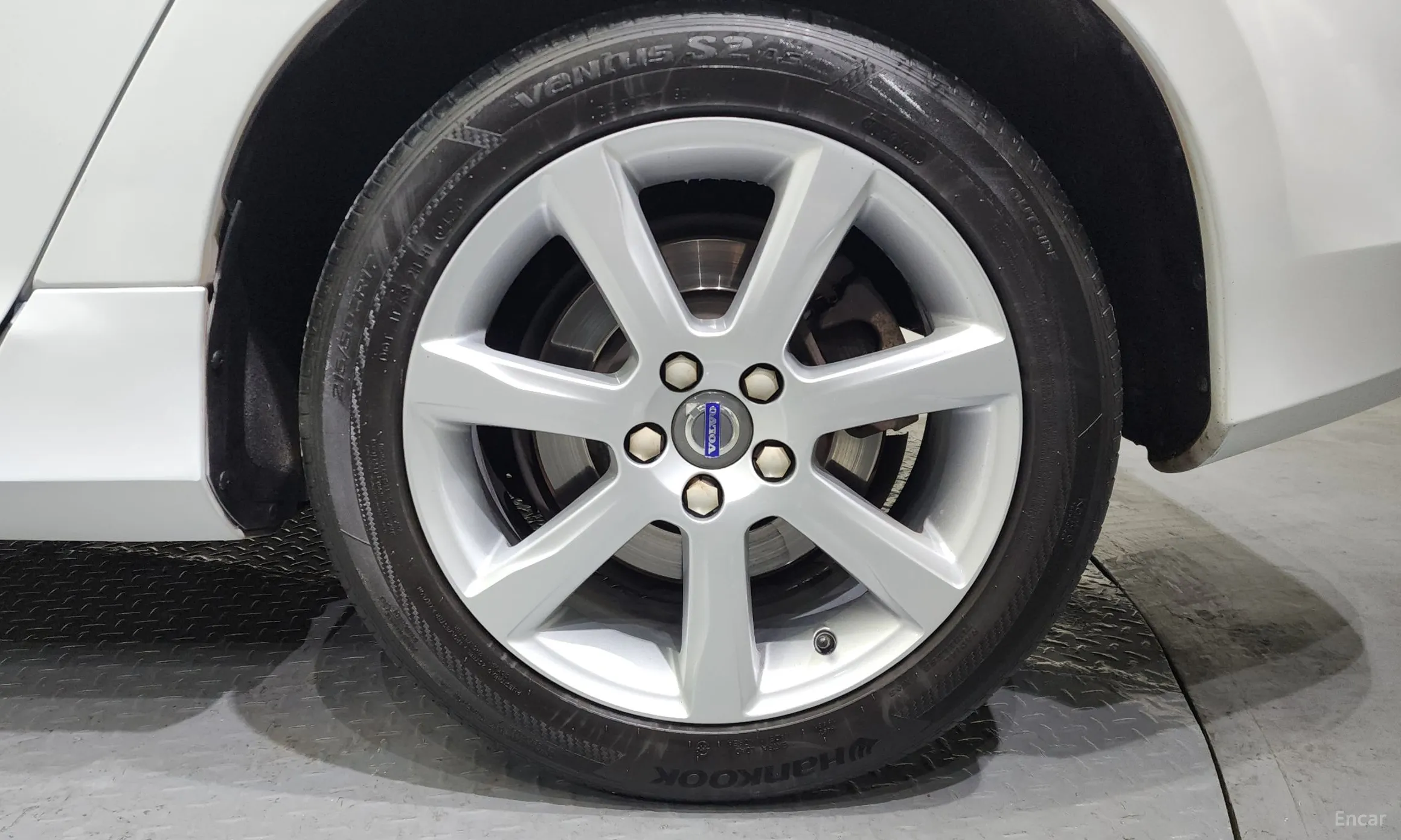 Volvo S60 превью 5