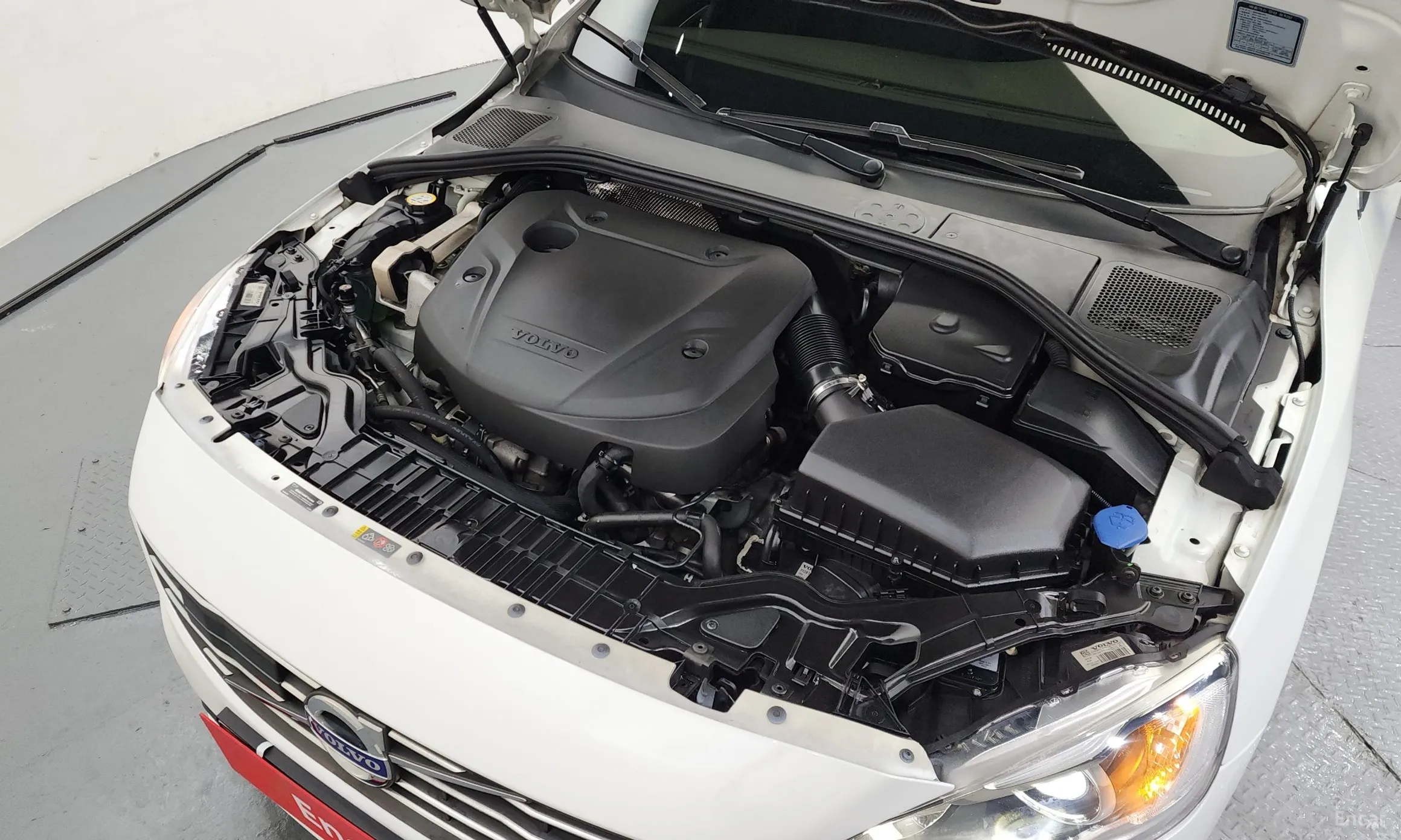 Volvo S60 превью 6