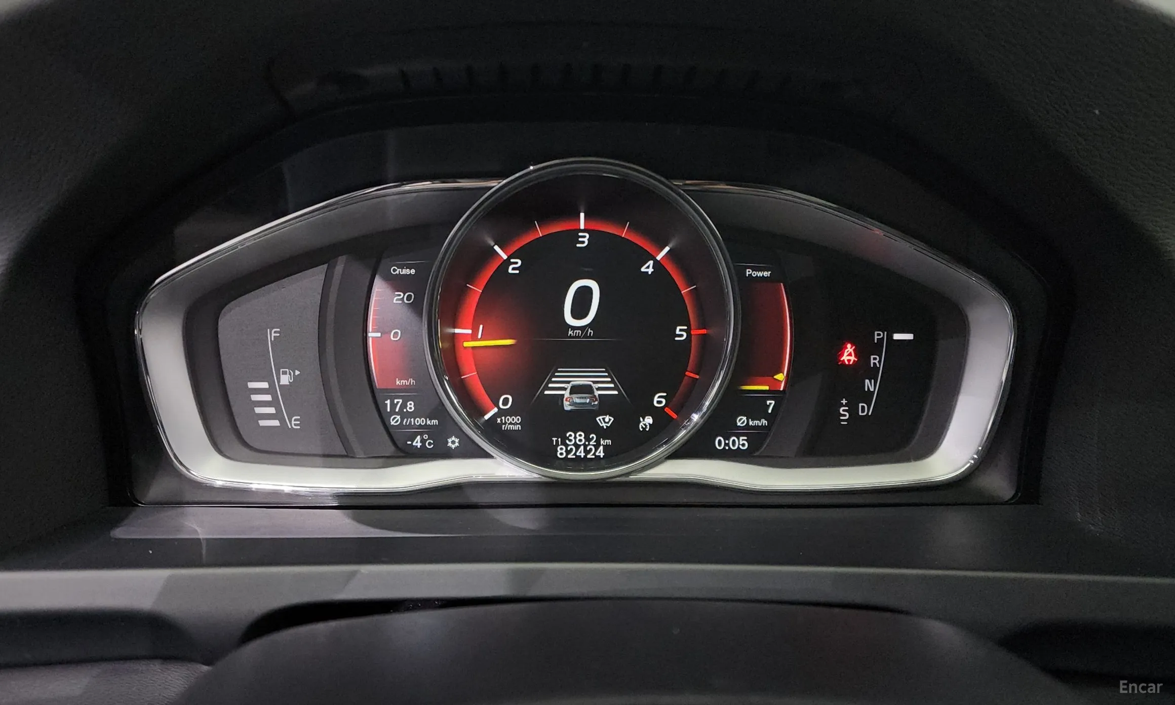 Volvo S60 превью 8