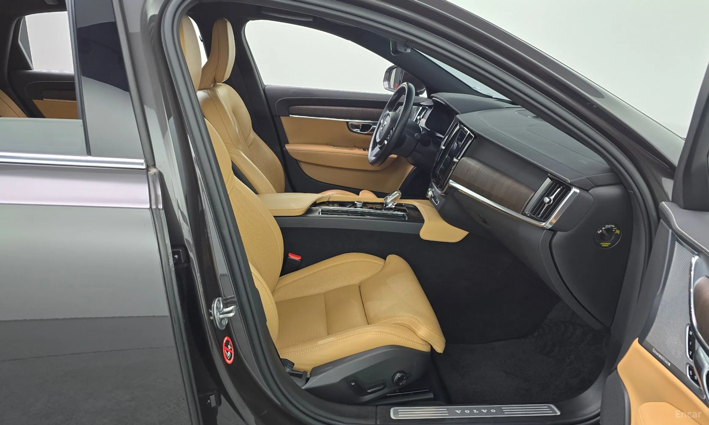 Volvo S90 превью 11
