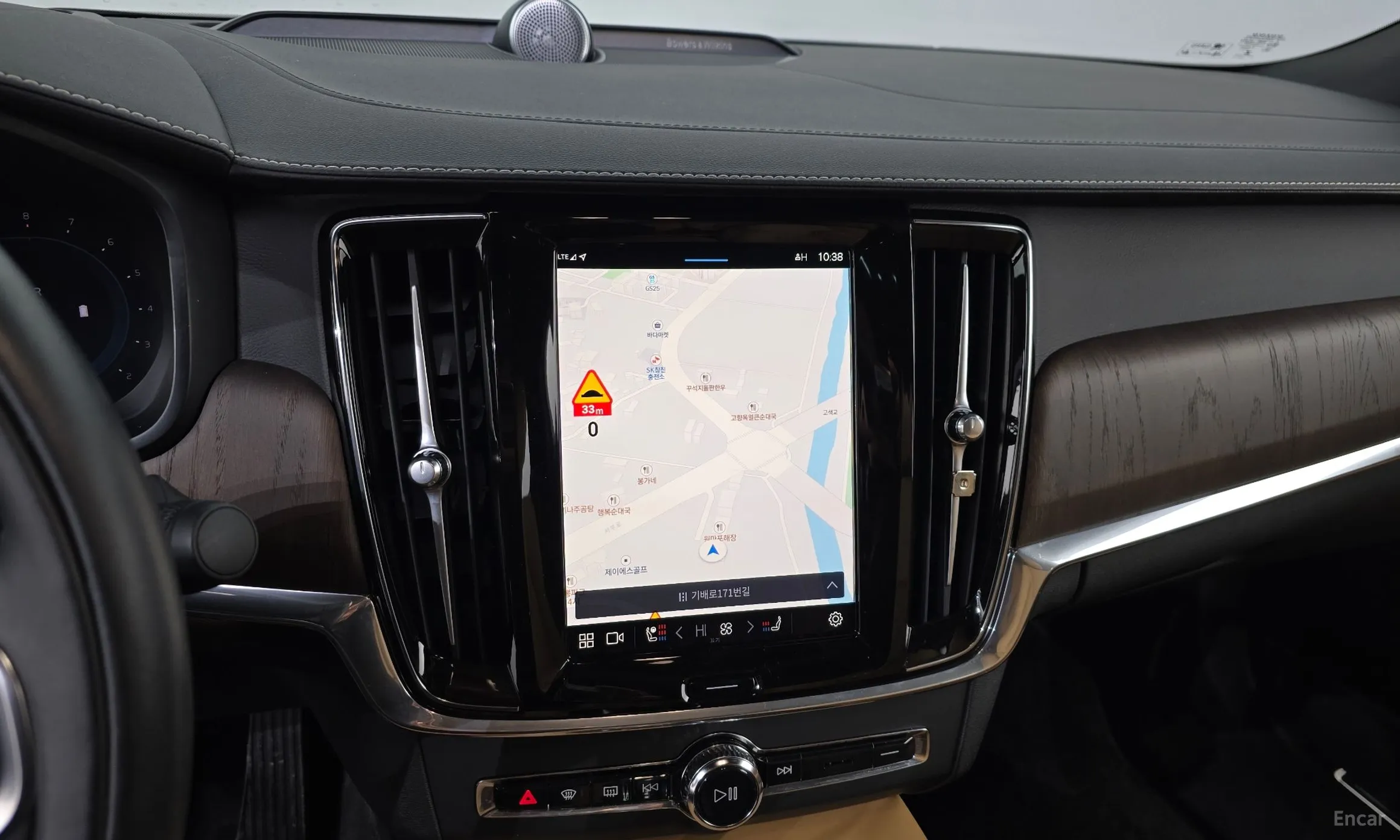 Volvo S90 превью 14