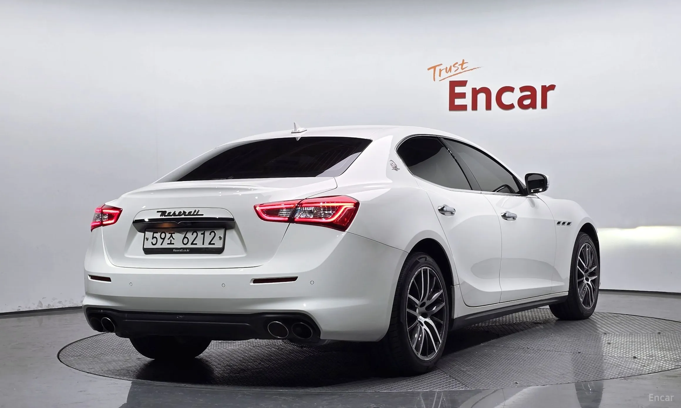 Maserati Ghibli превью 2