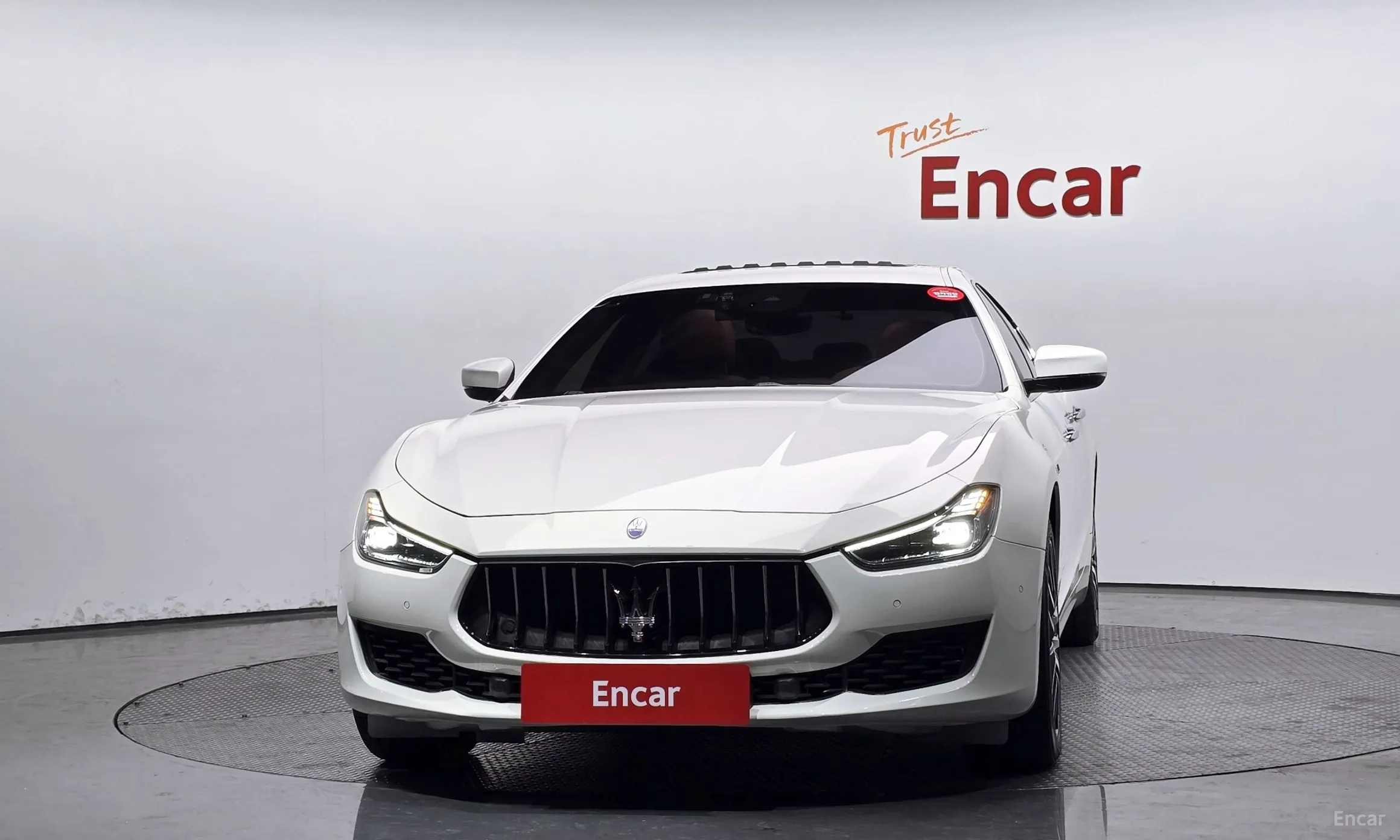 Maserati Ghibli превью 3