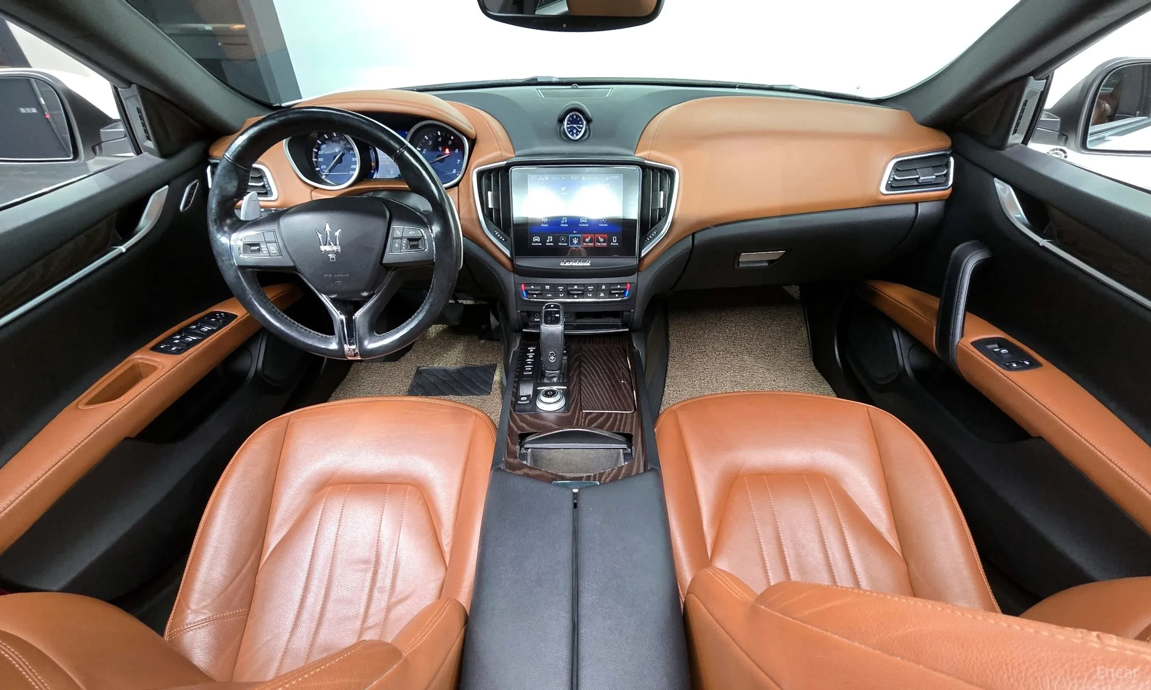 Maserati Ghibli превью 7
