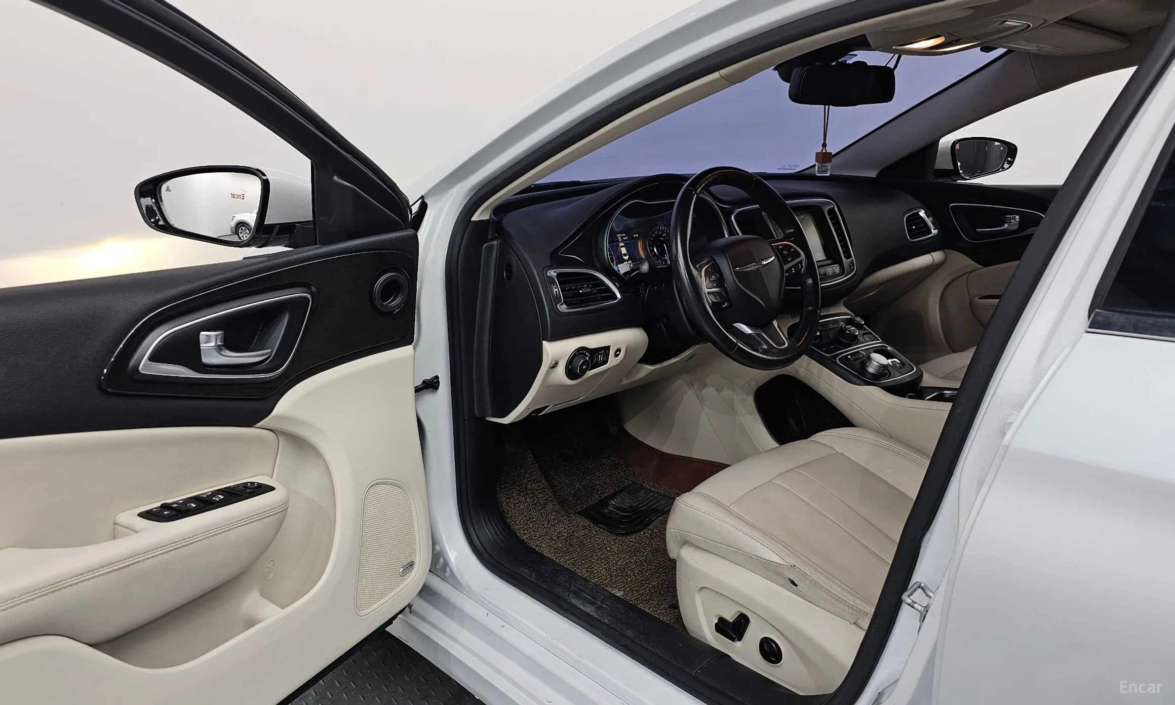 Chrysler 200 Second generation превью 10