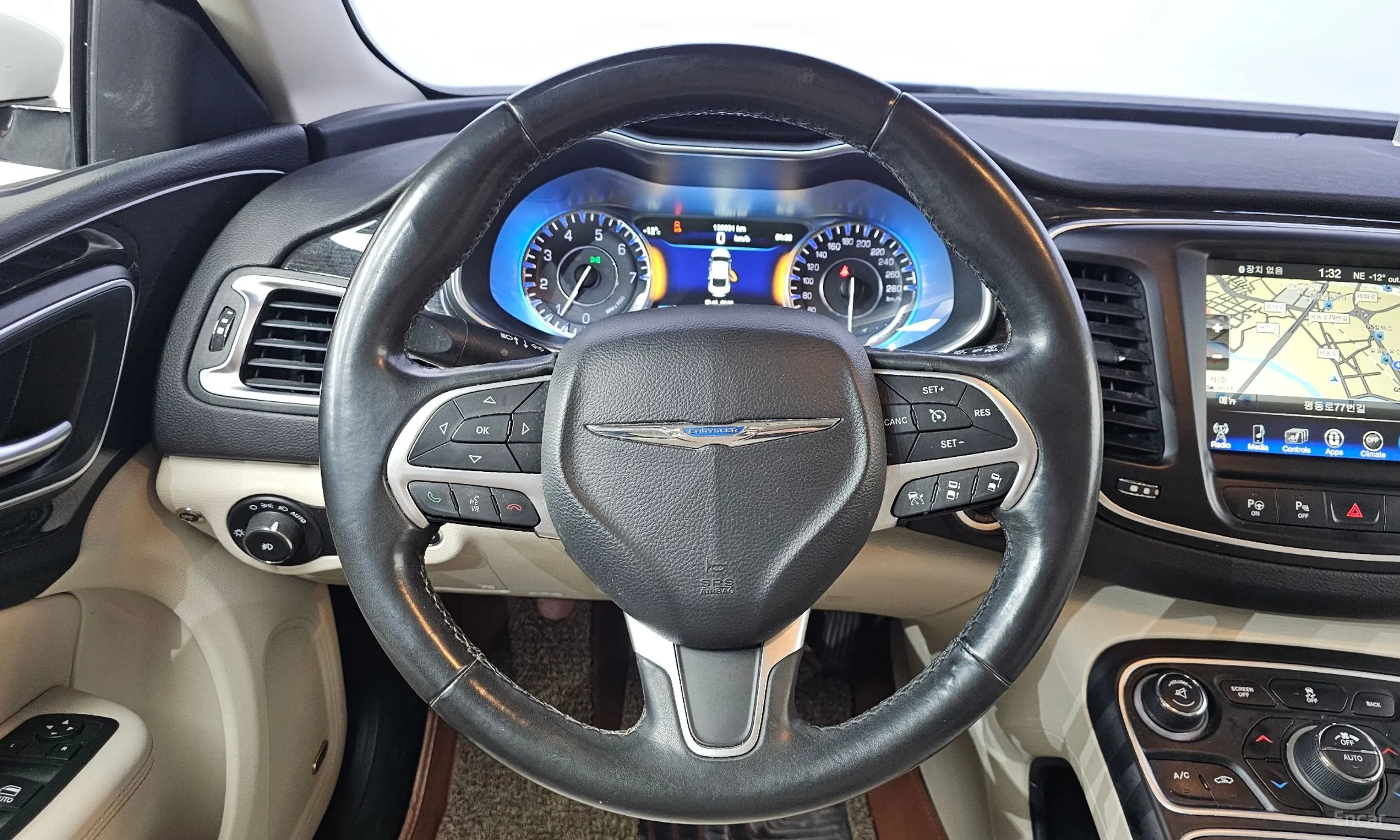 Chrysler 200 Second generation превью 13