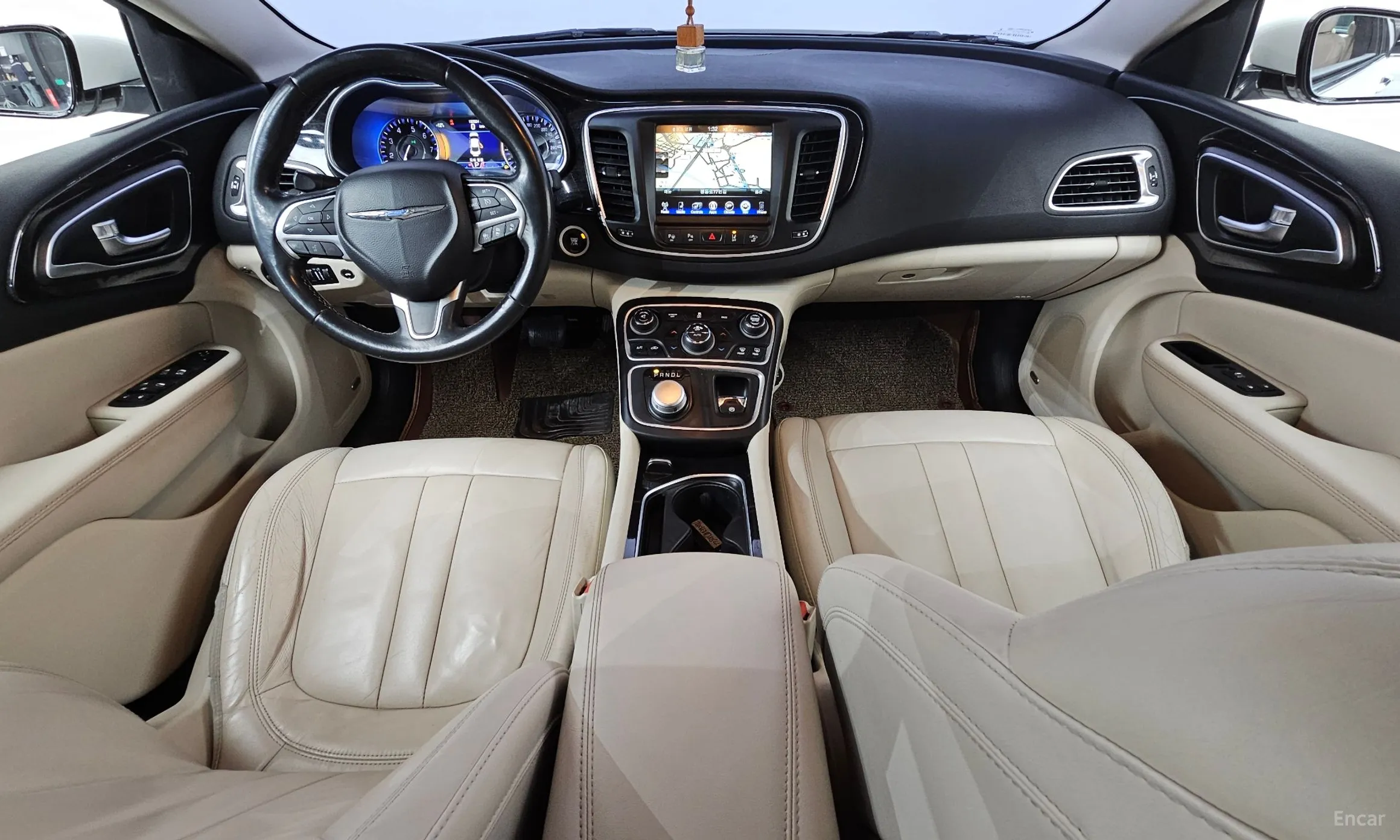 Chrysler 200 Second generation превью 7
