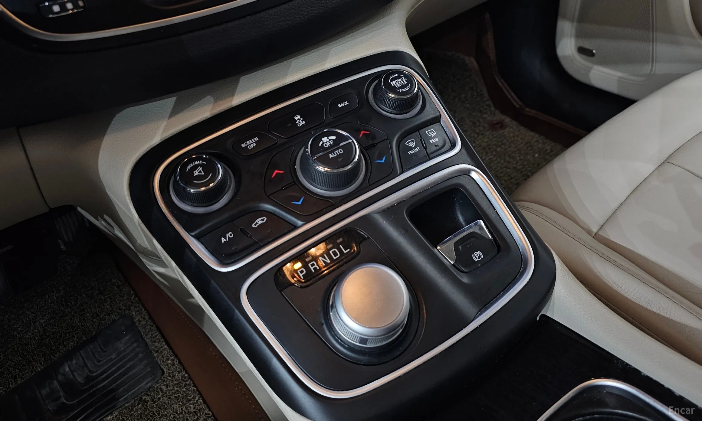 Chrysler 200 Second generation превью 9