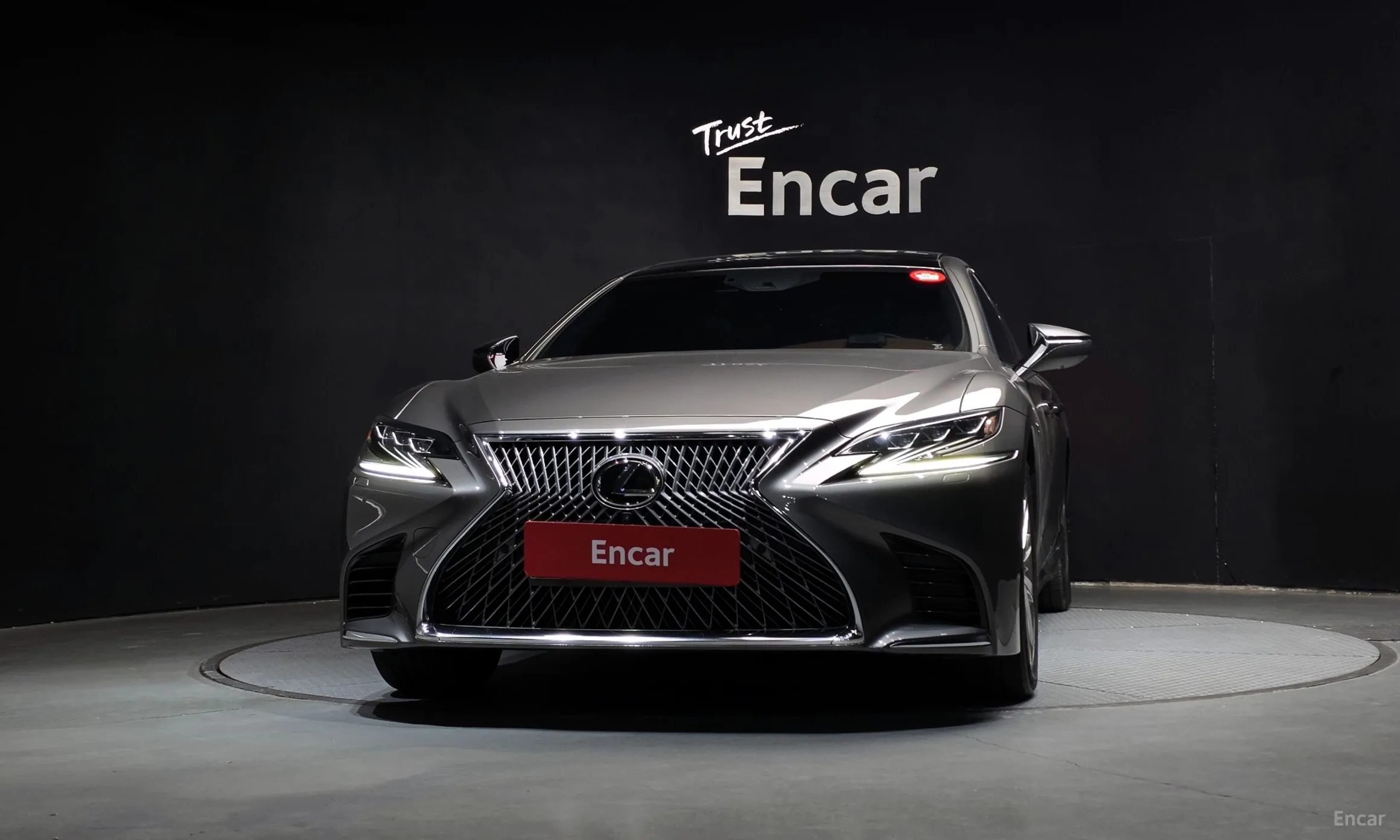 Lexus LS500 5th Generation превью 3
