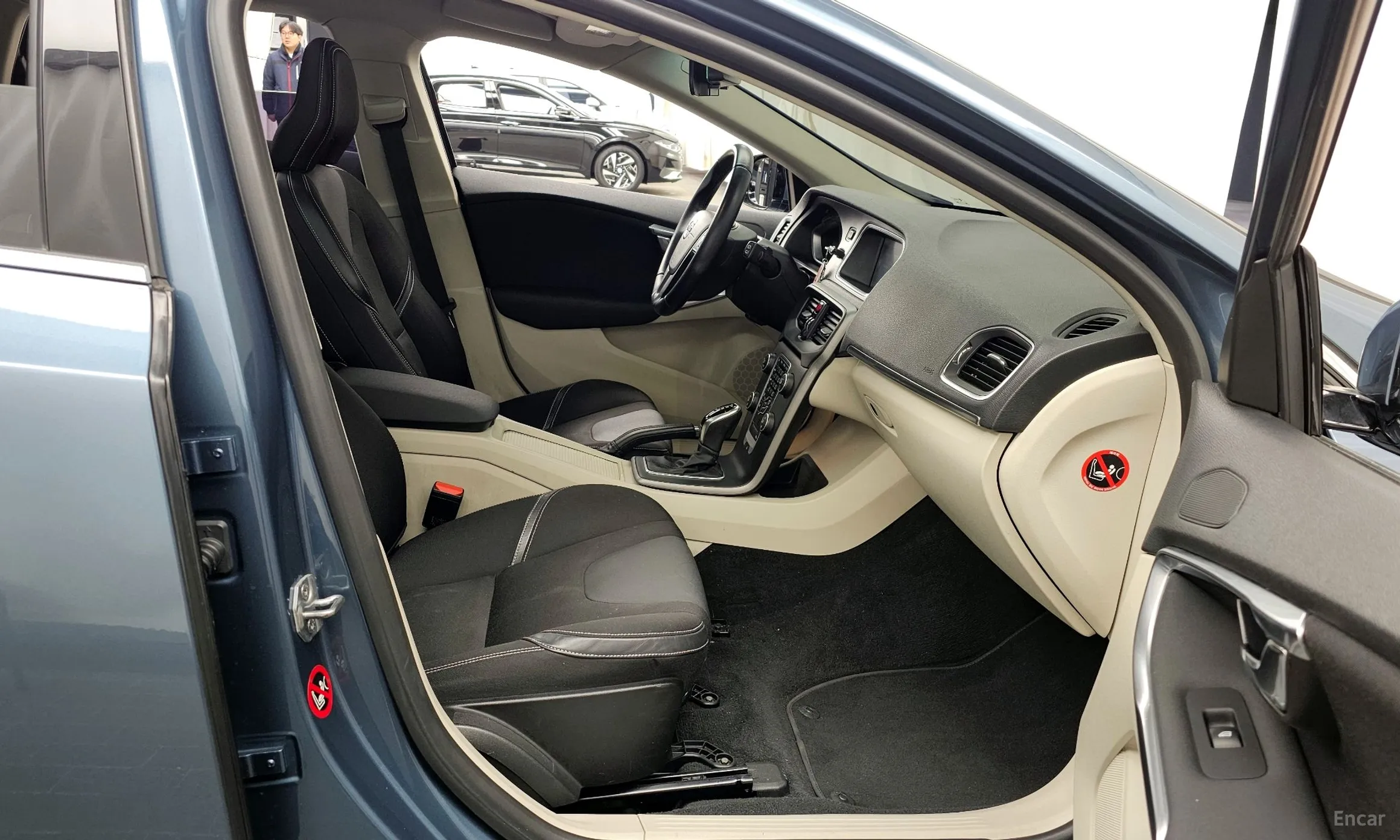 Volvo V40 превью 11