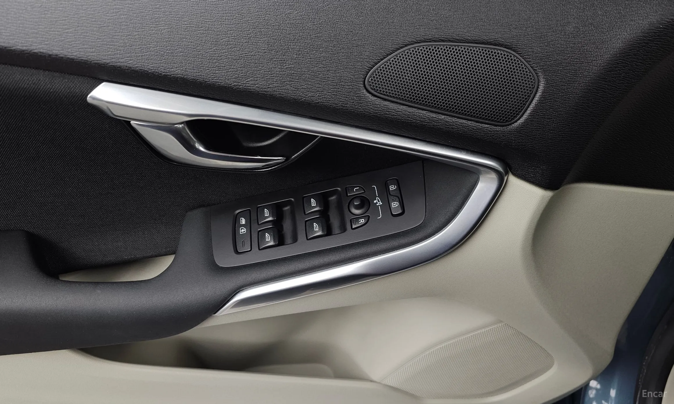 Volvo V40 превью 18