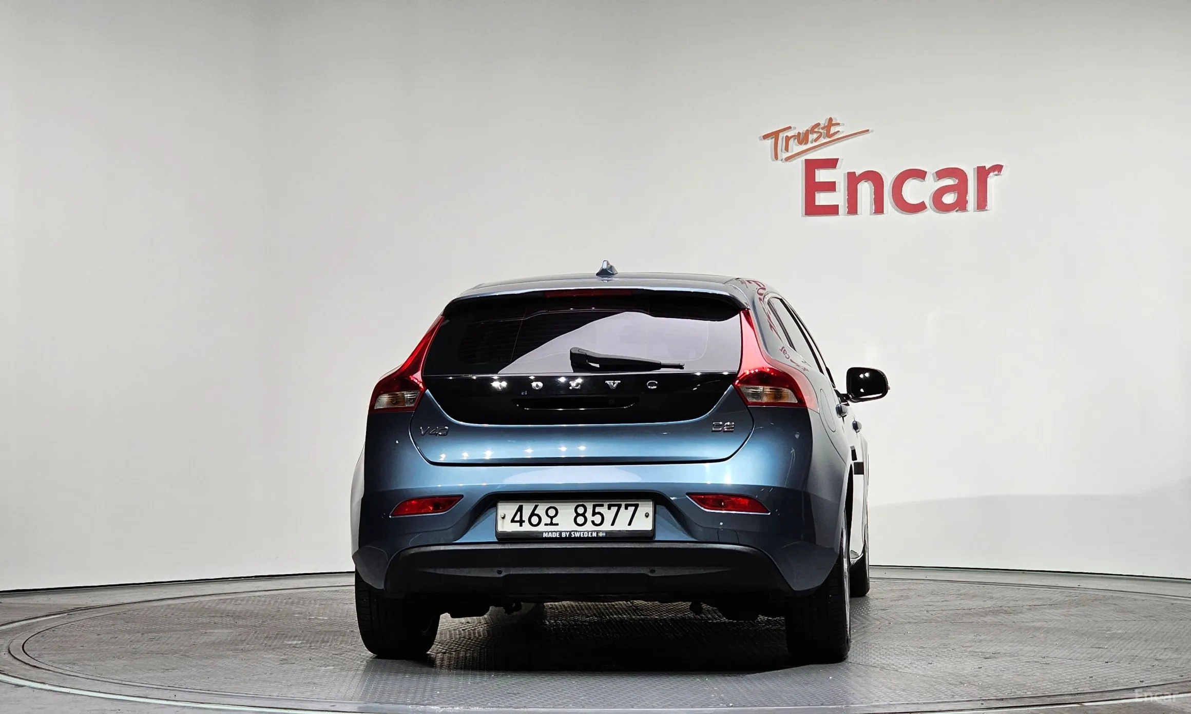 Volvo V40 превью 4