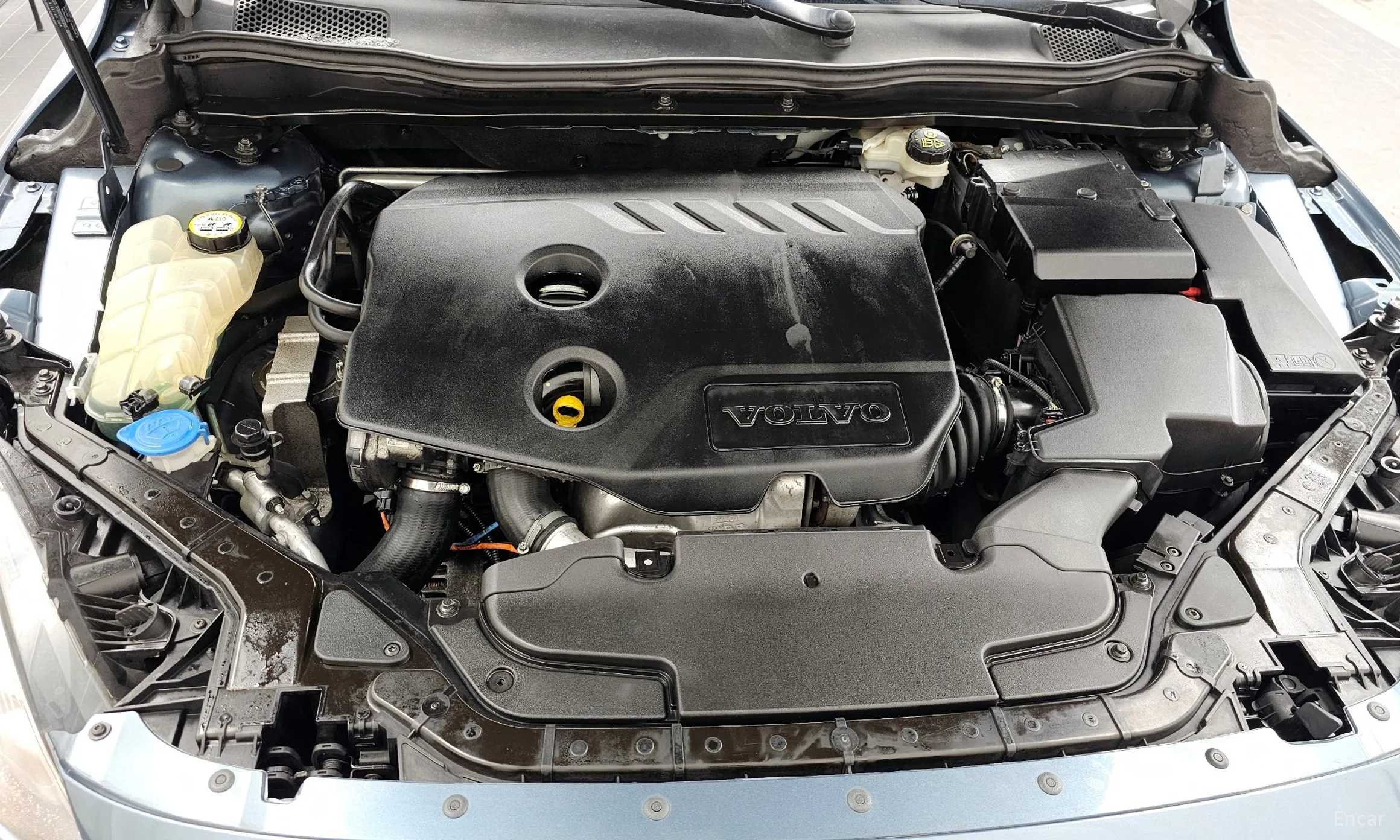 Volvo V40 превью 6