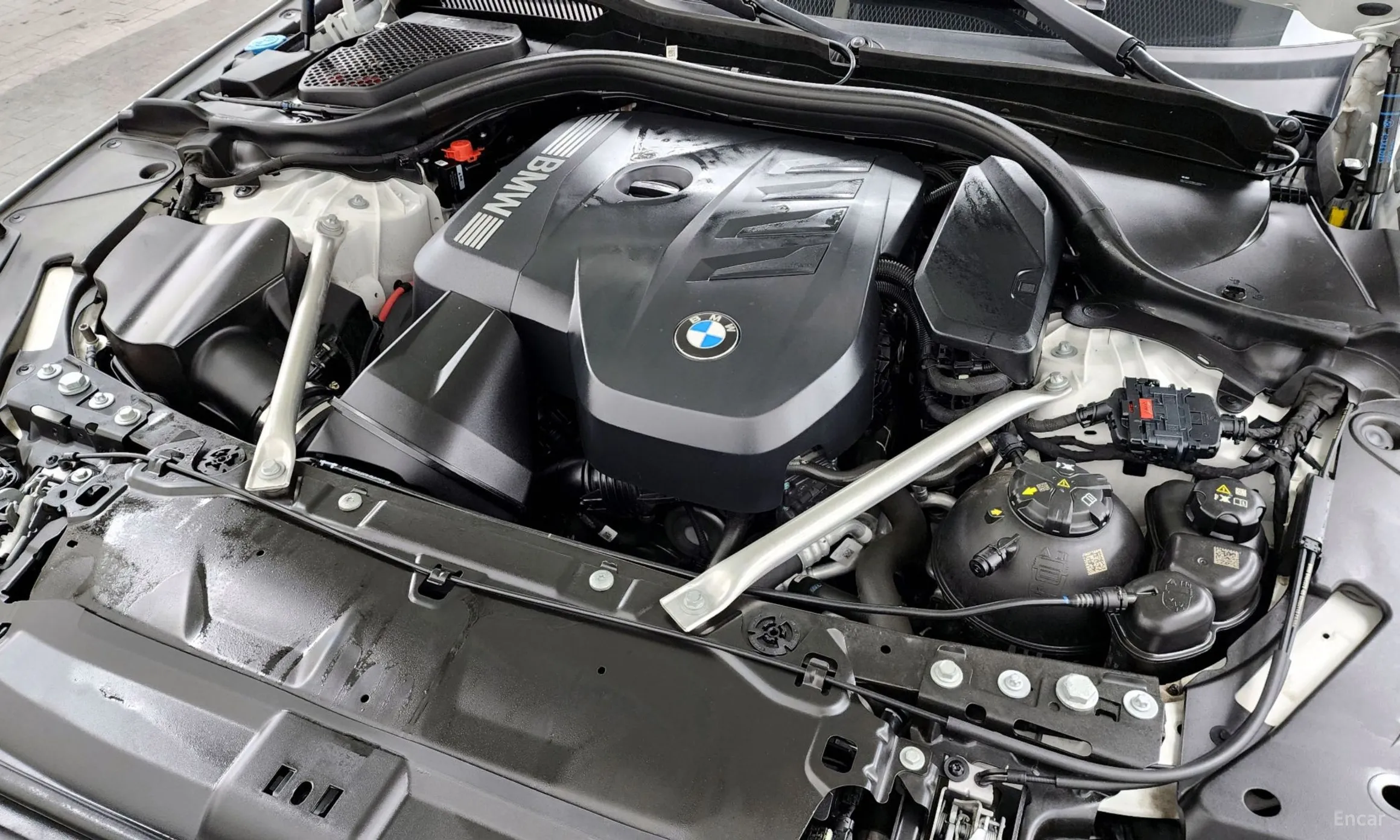 BMW 5 Series (G60) превью 20