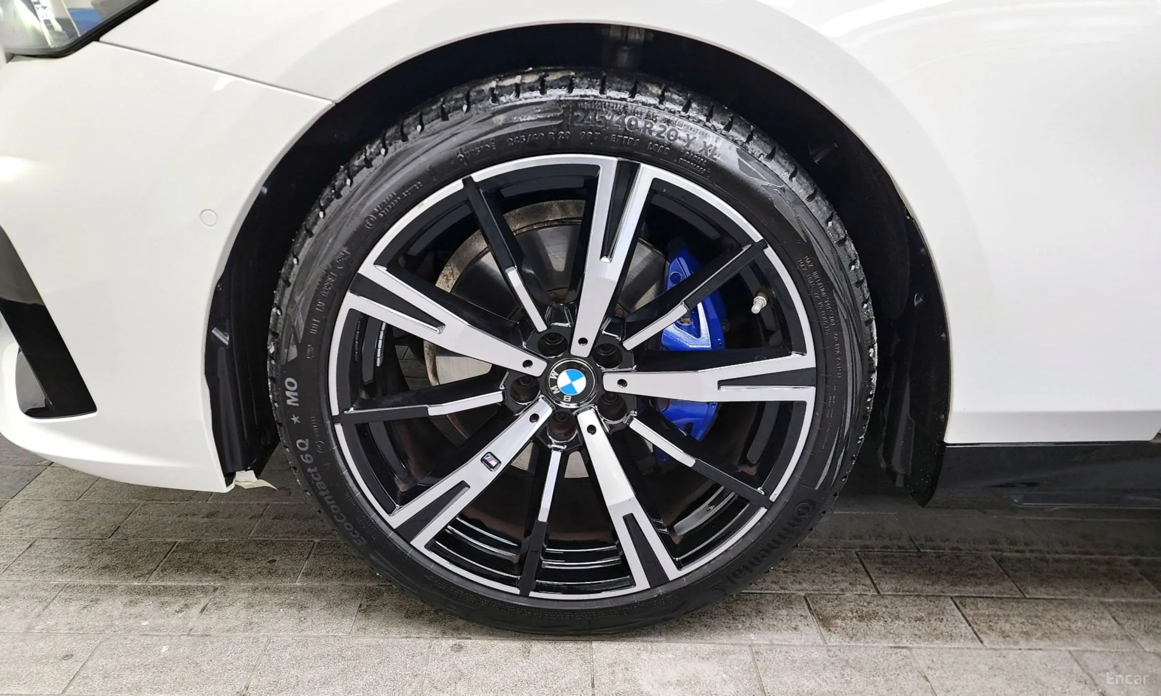BMW 5 Series (G60) превью 5