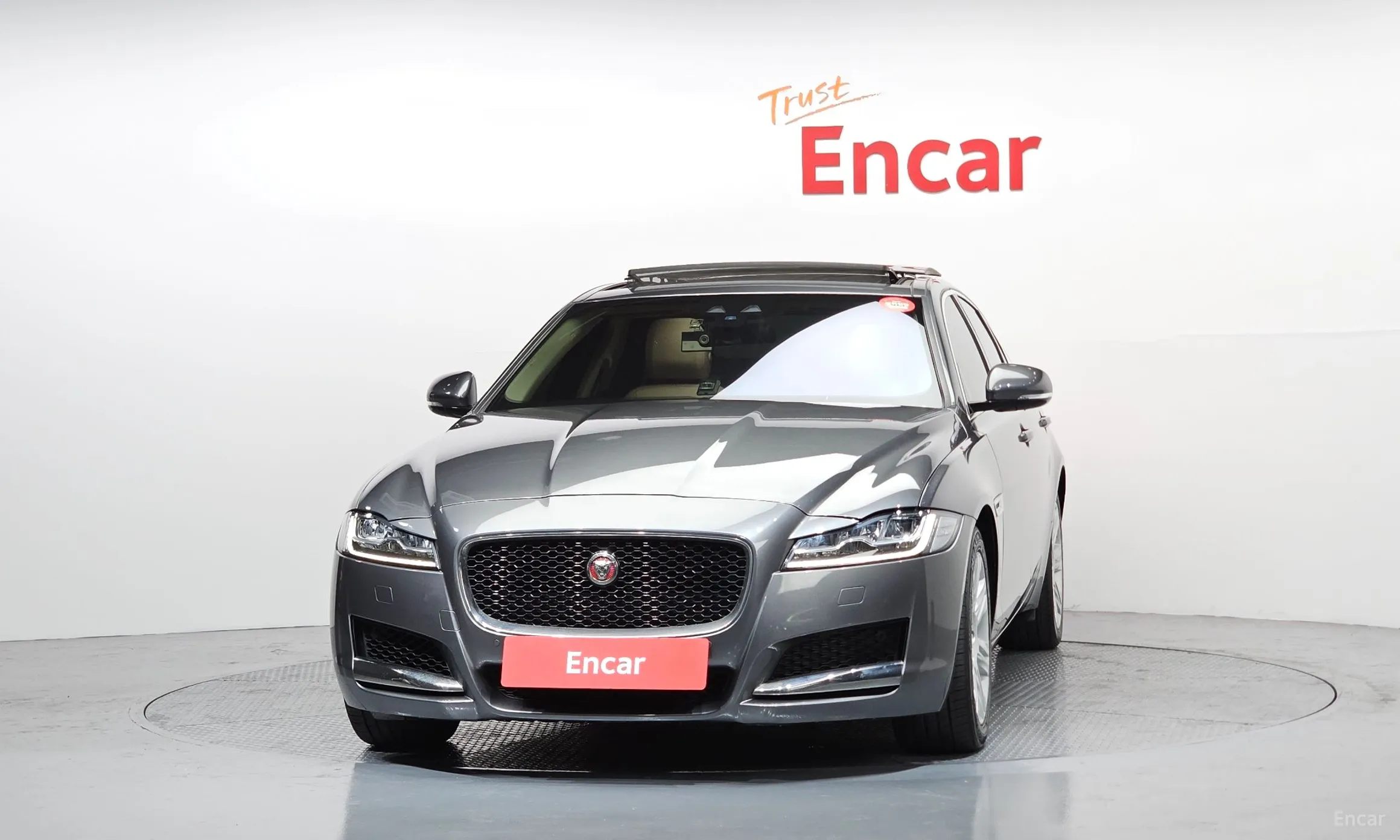 Jaguar XF (x260) превью 3