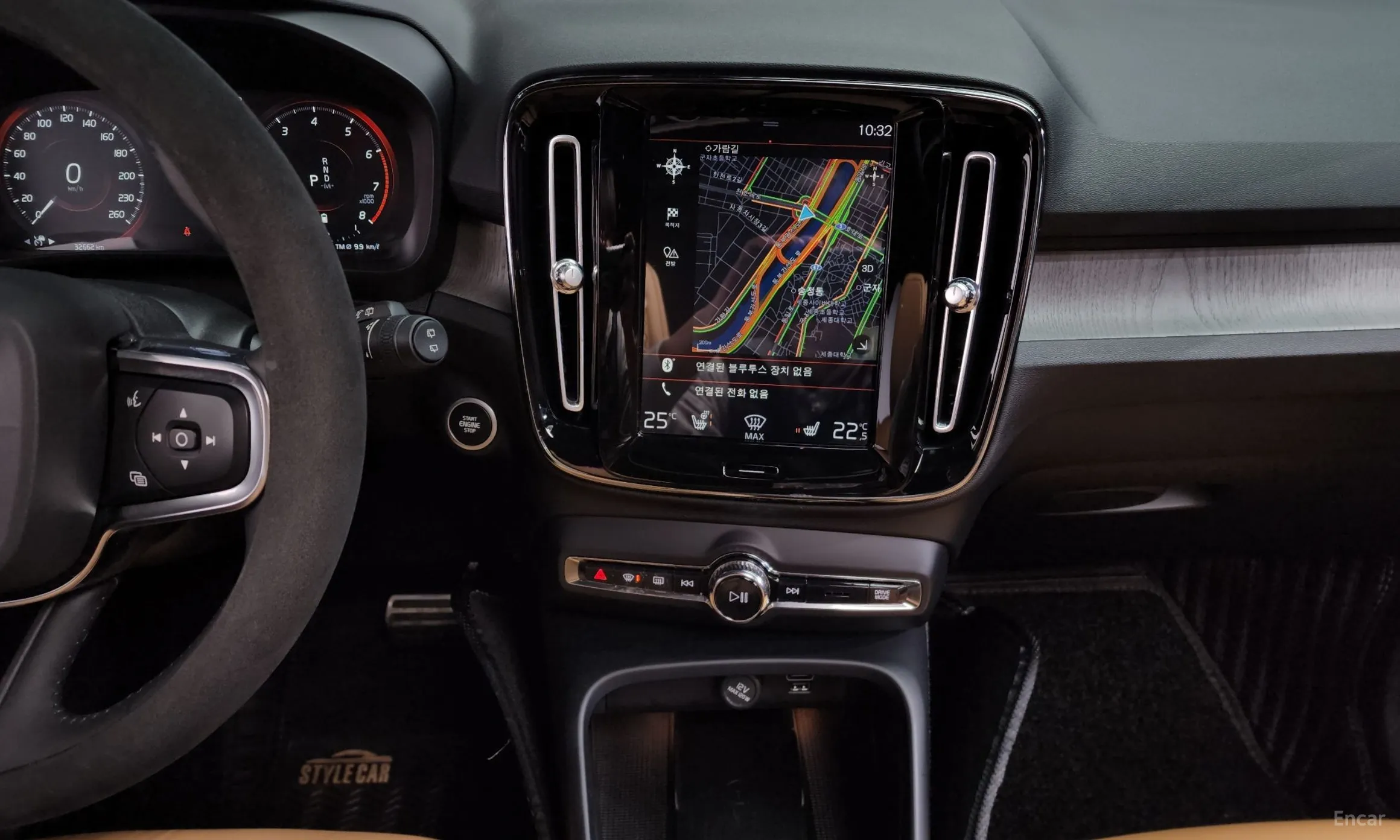 Volvo XC40 превью 15