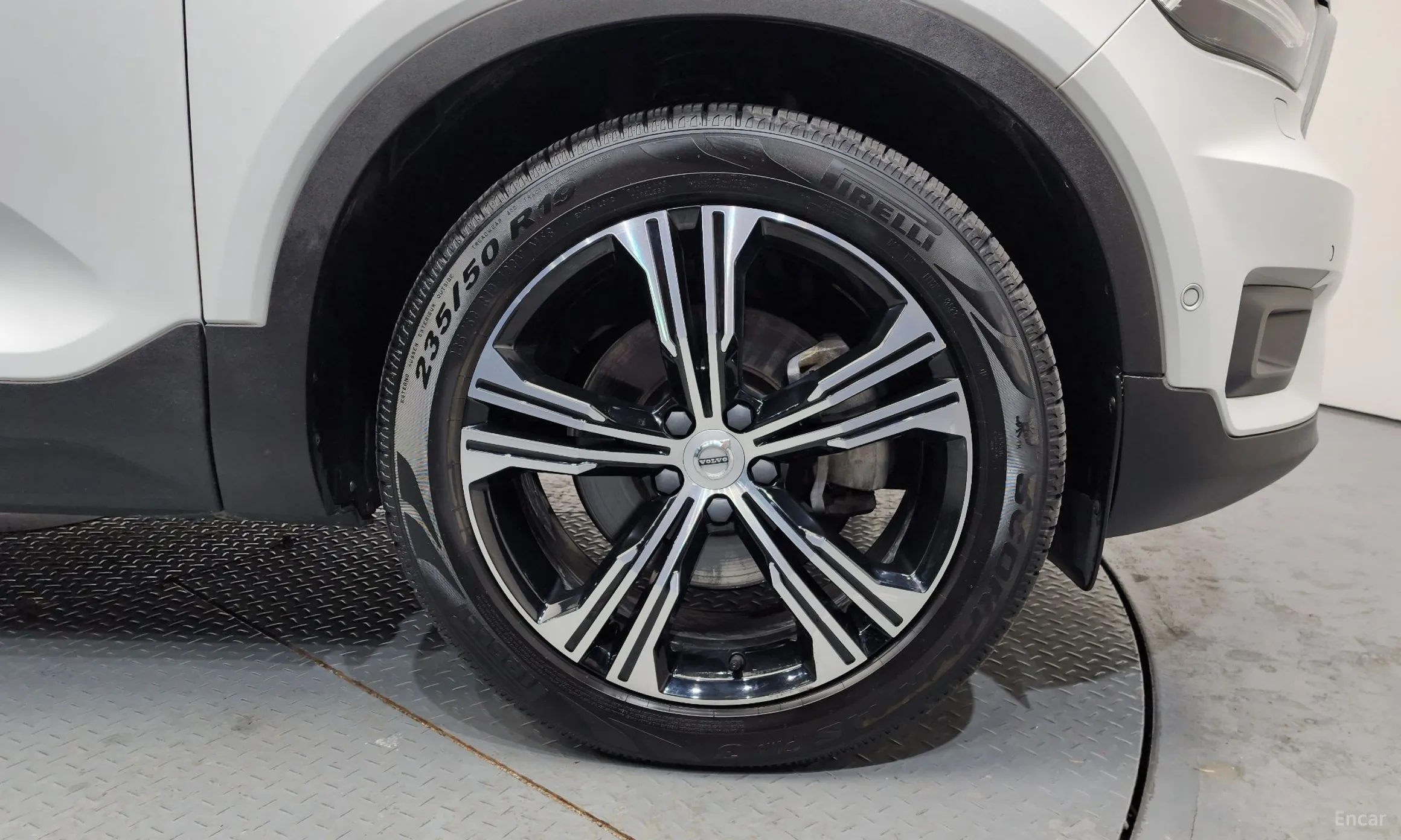 Volvo XC40 превью 5