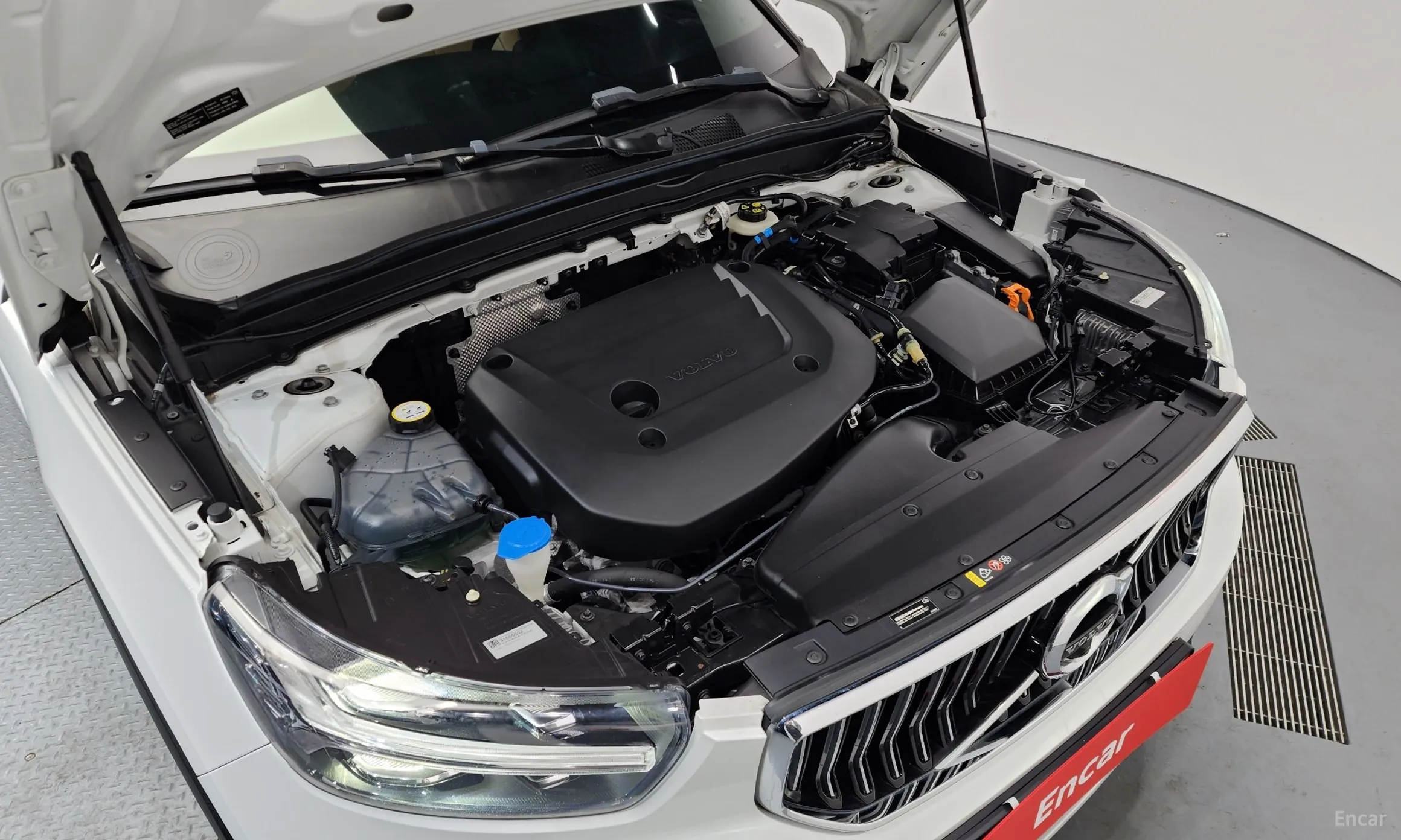 Volvo XC40 превью 6