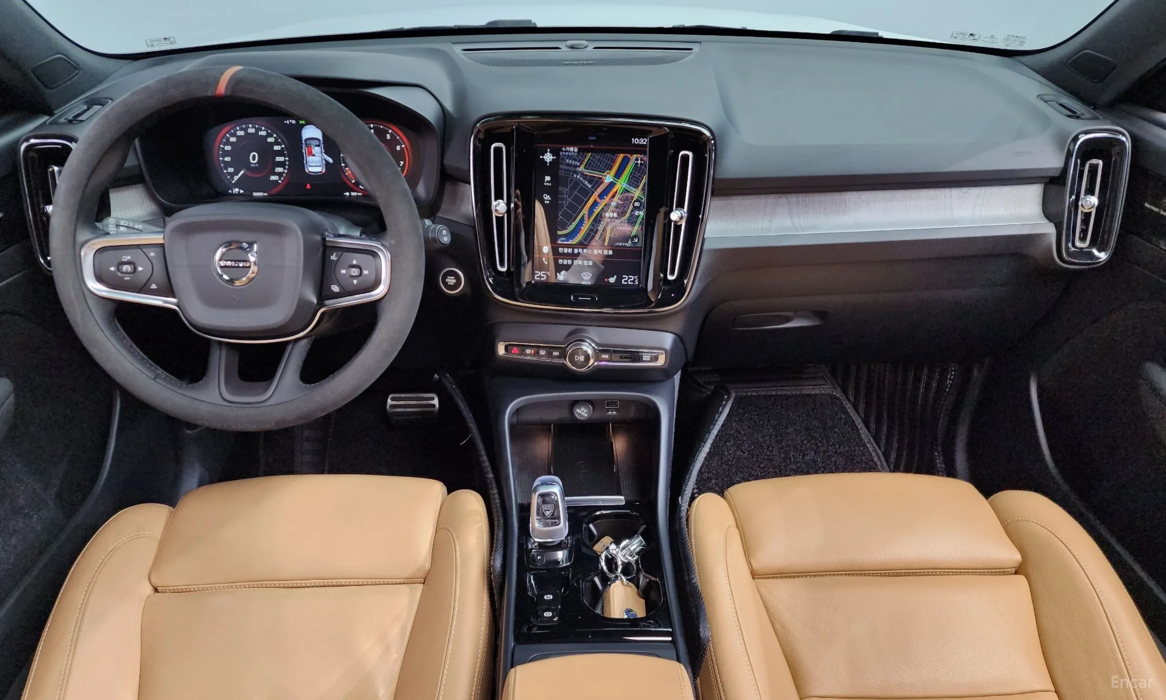 Volvo XC40 превью 7