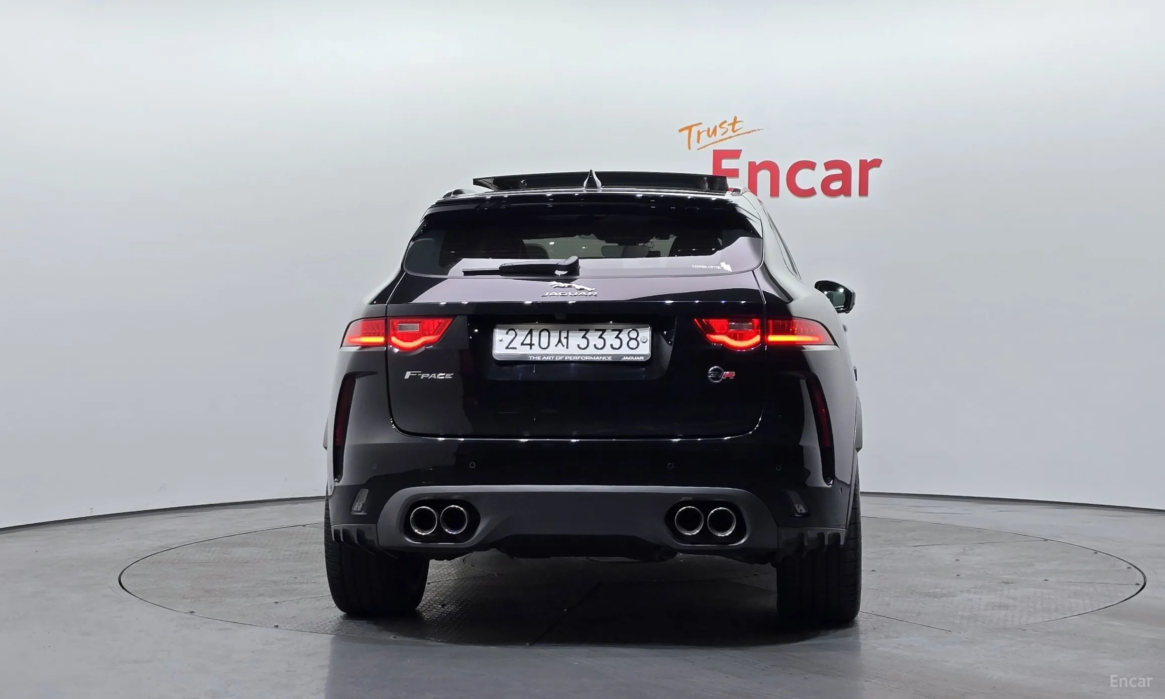 Jaguar F-PACE превью 4