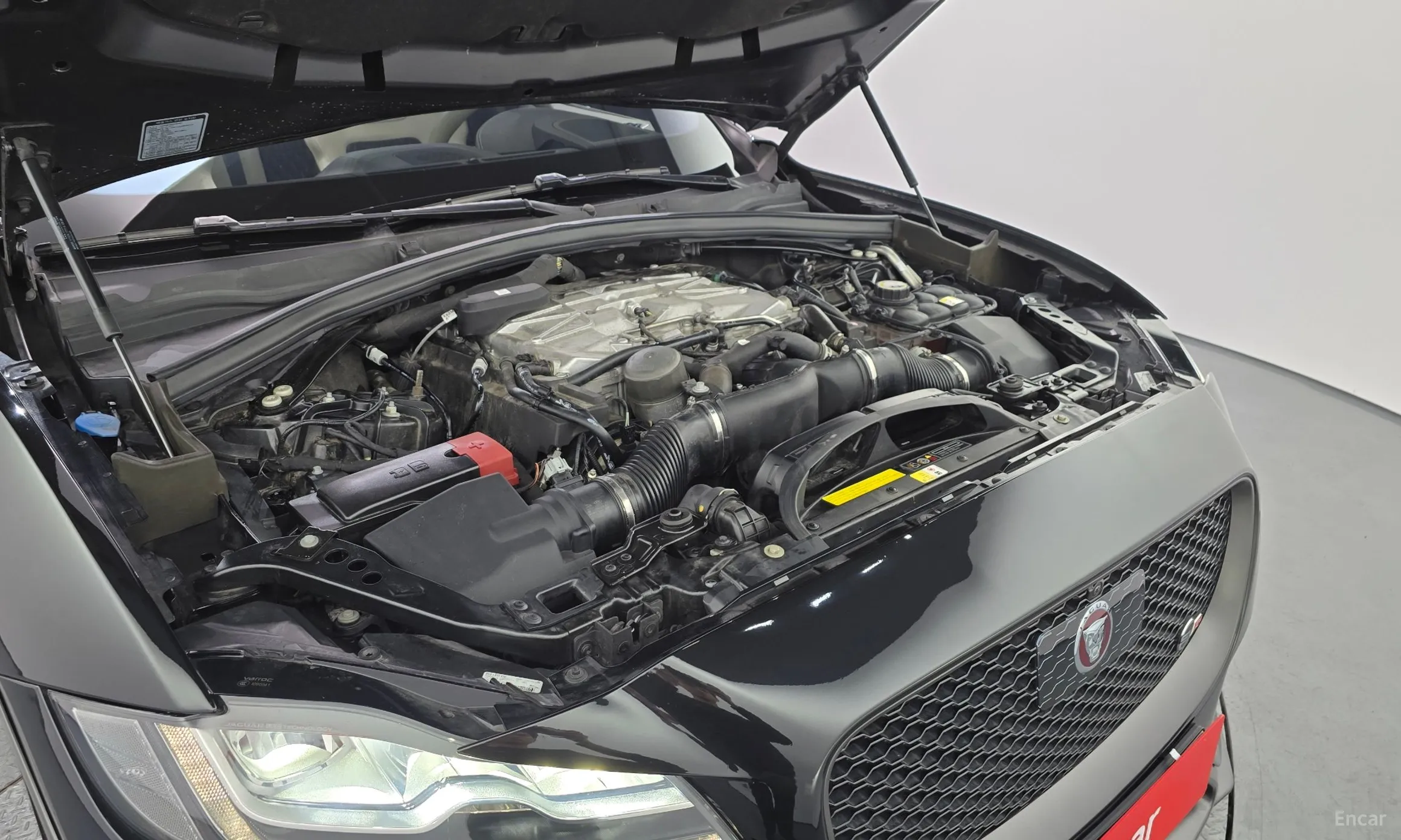 Jaguar F-PACE превью 6
