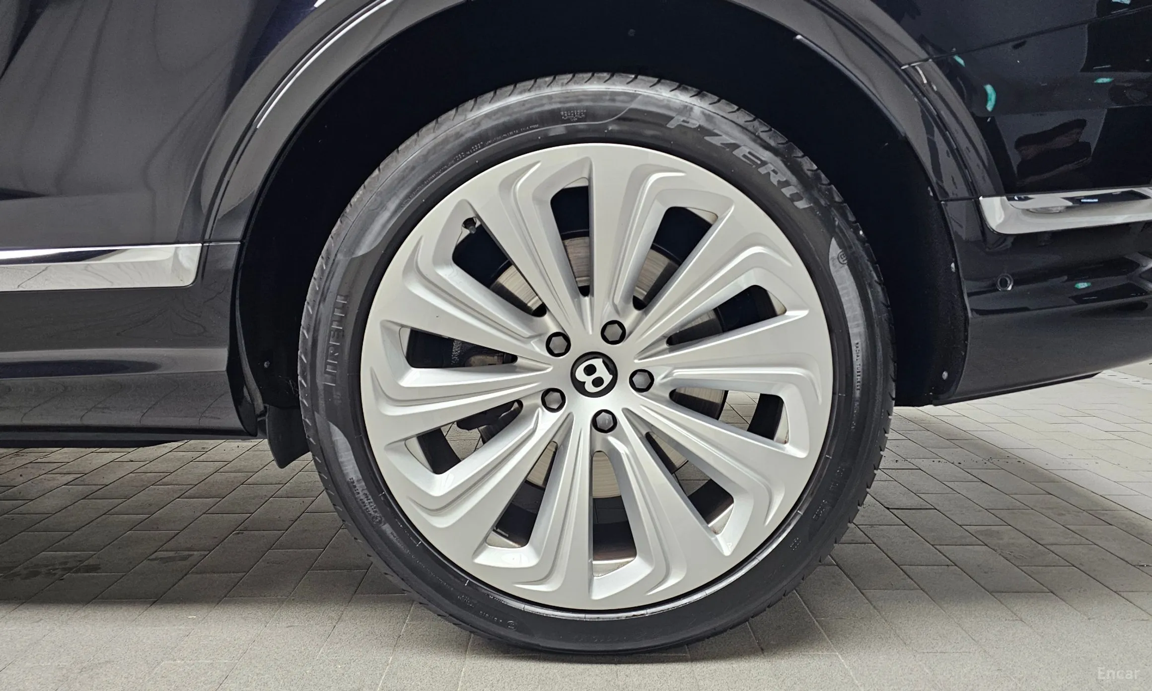 Bentley Bentayga превью 5