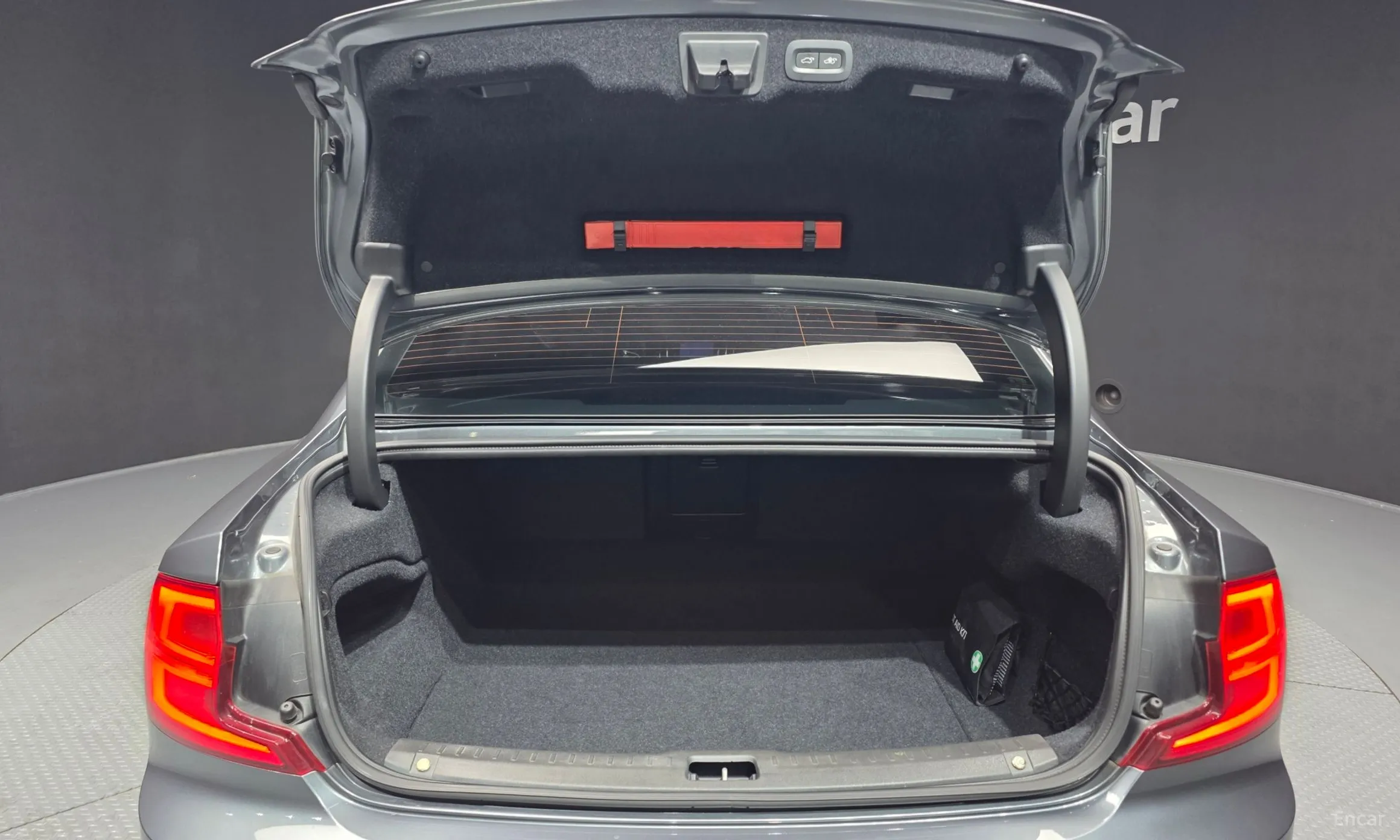 Volvo S90 превью 20