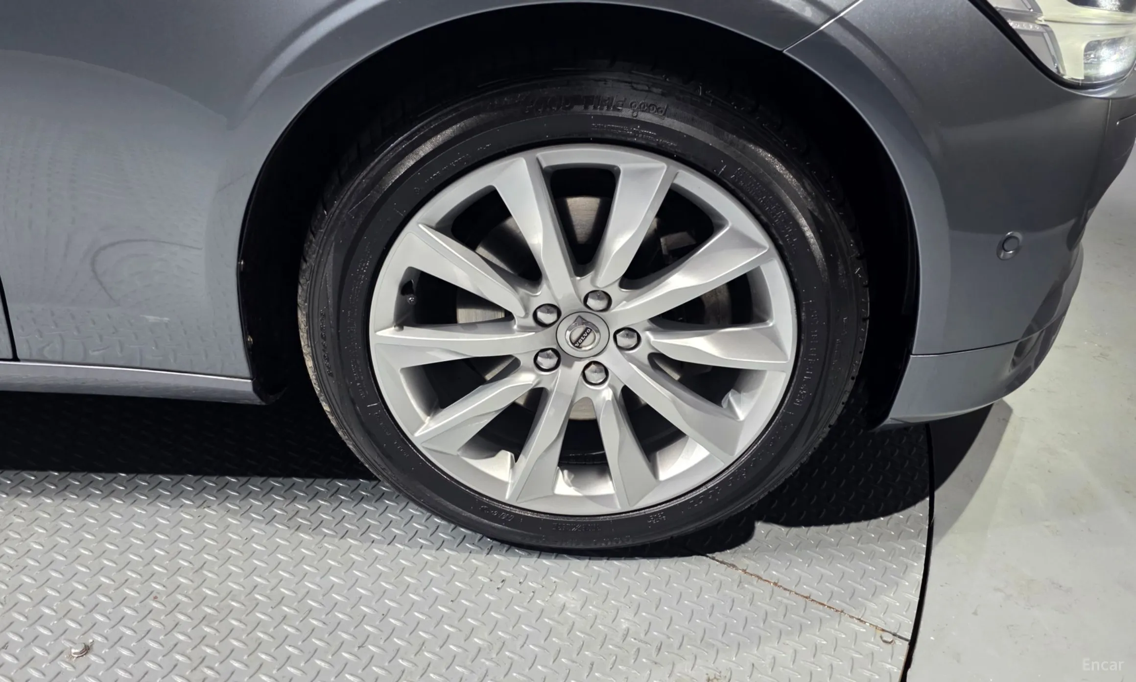 Volvo S90 превью 5
